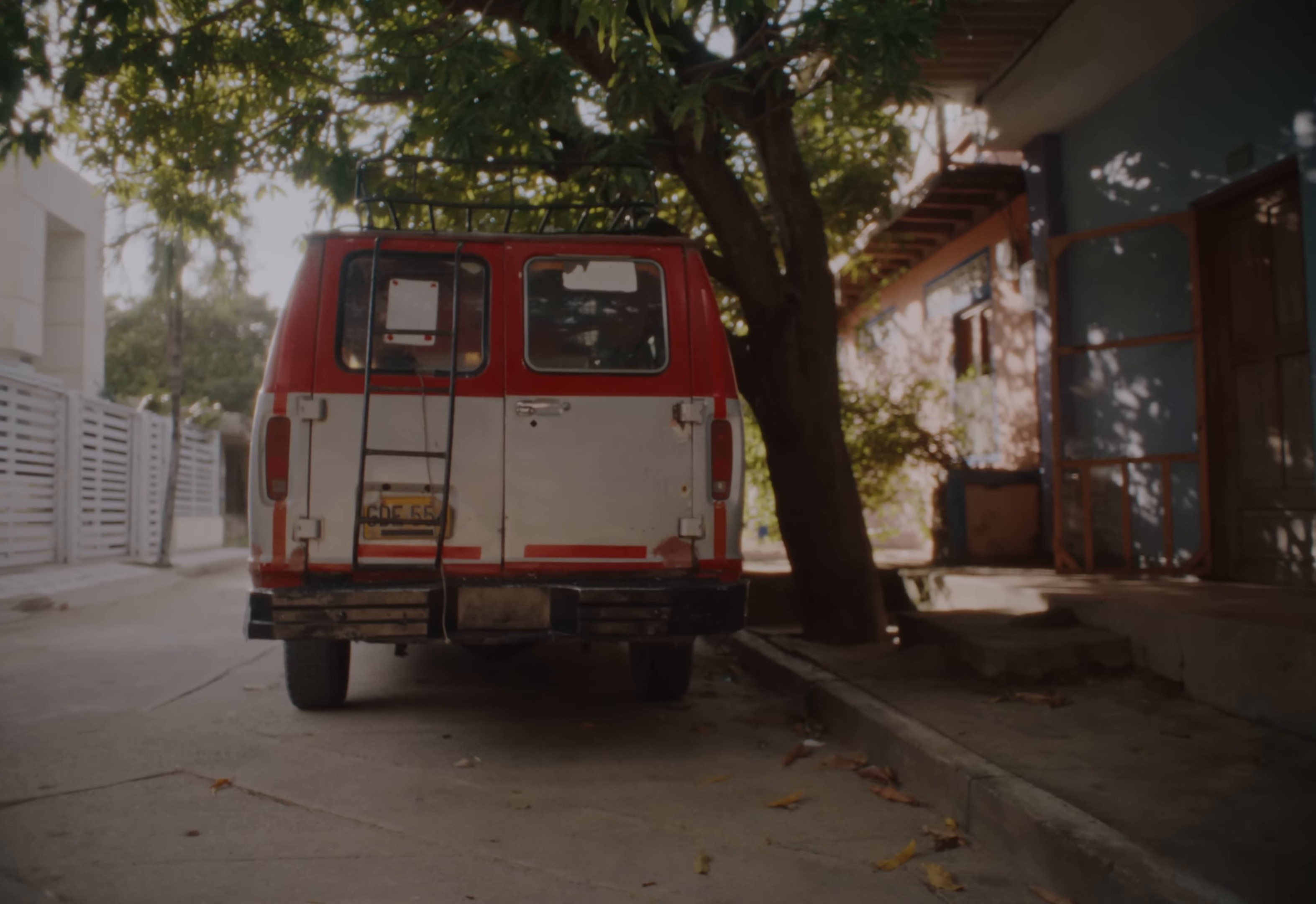 Fogata (Leo) (2025) —  shot,  lighting