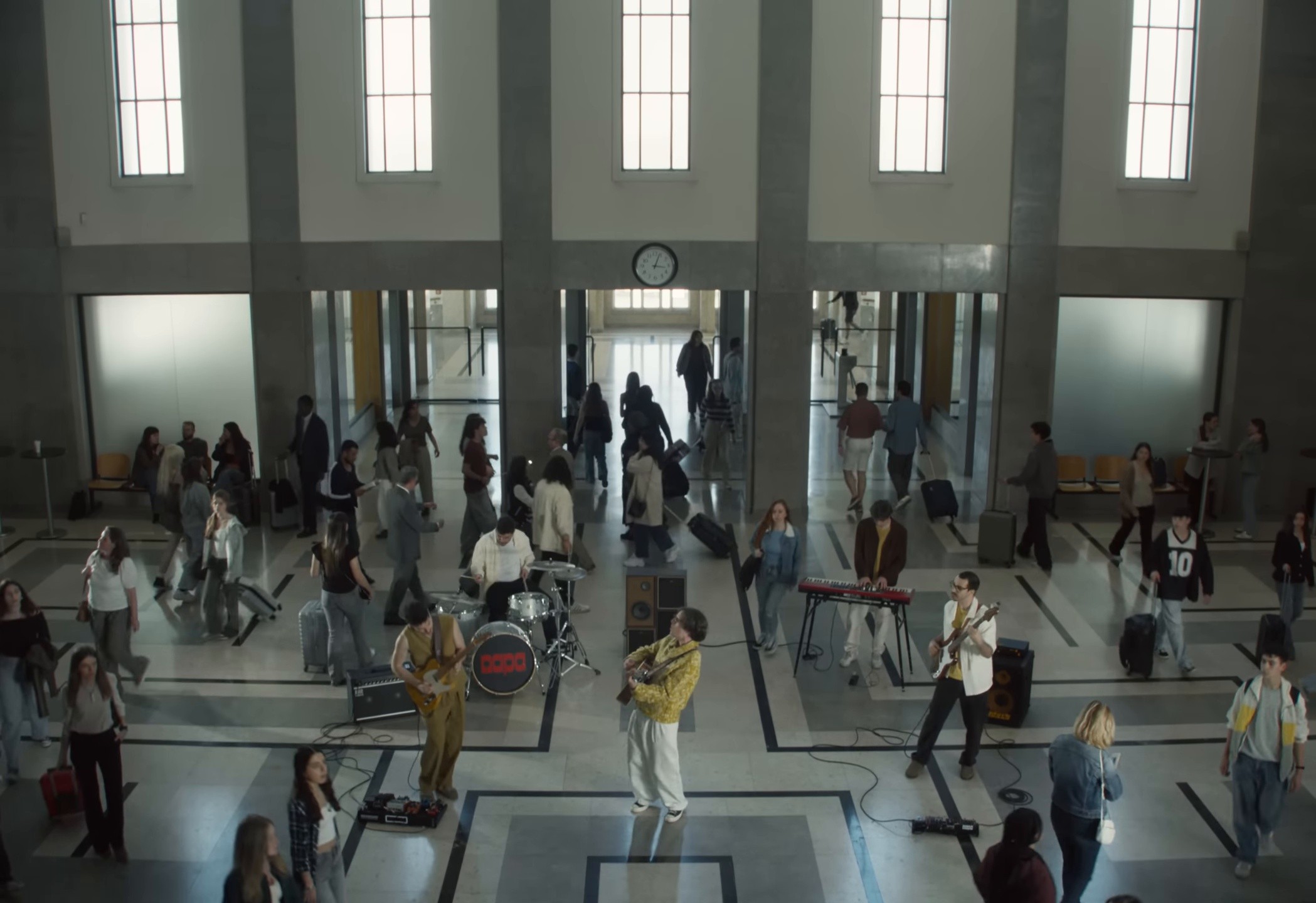 Deslocado (2025) —  shot,  lighting