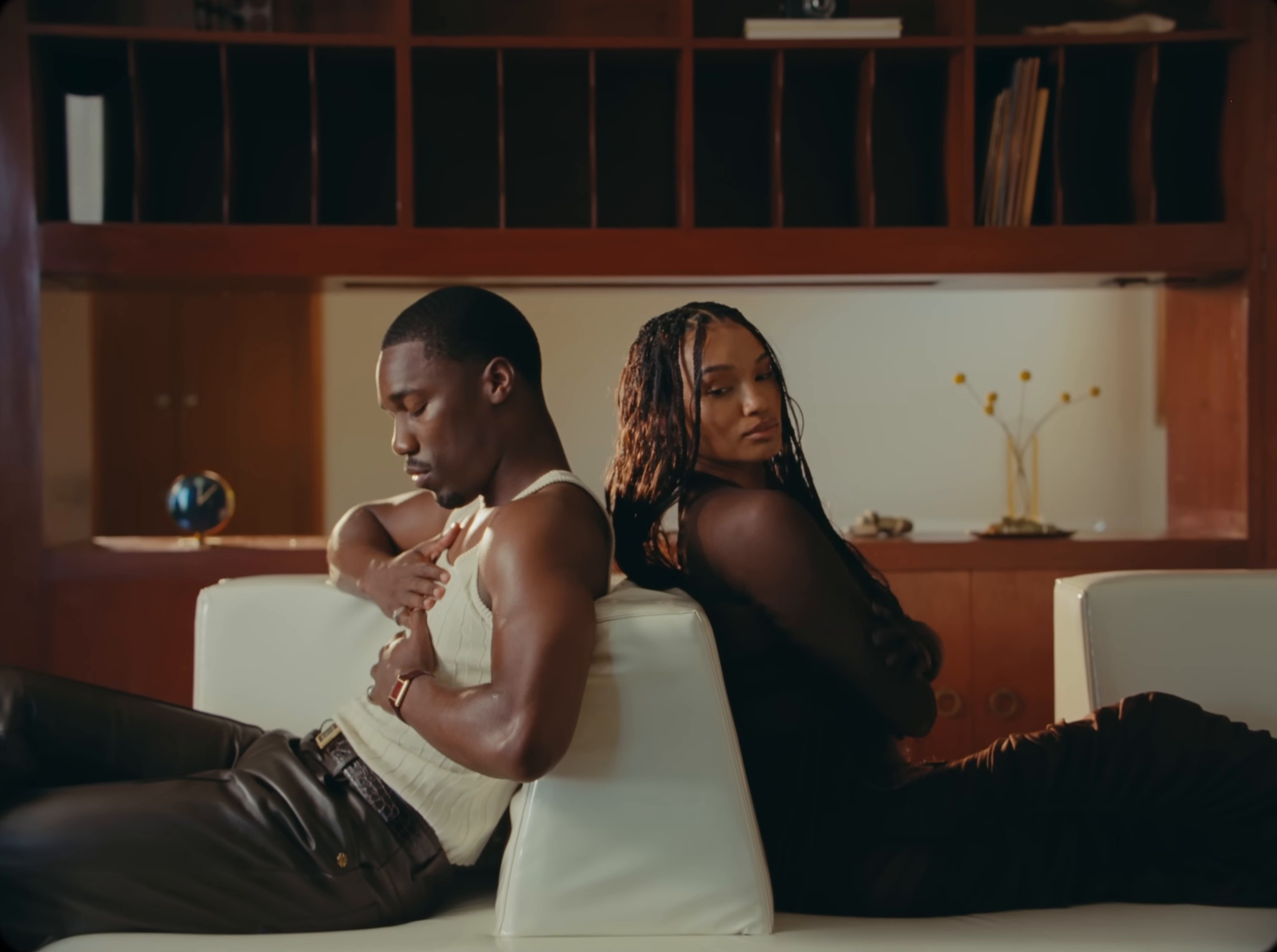 I CAN TELL  (2025) —  shot,  lighting