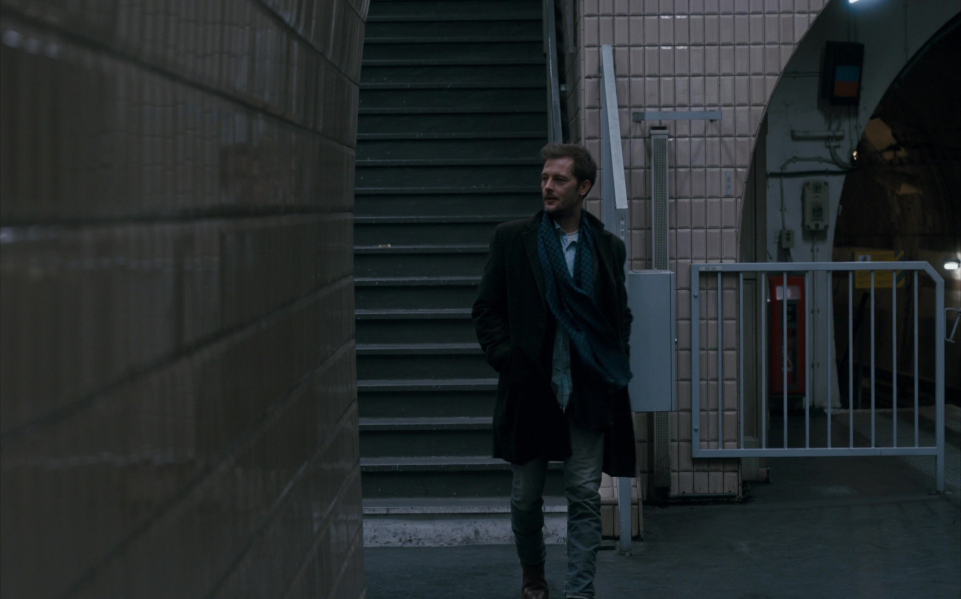 Let the Sunshine In (2017) —  shot,  lighting