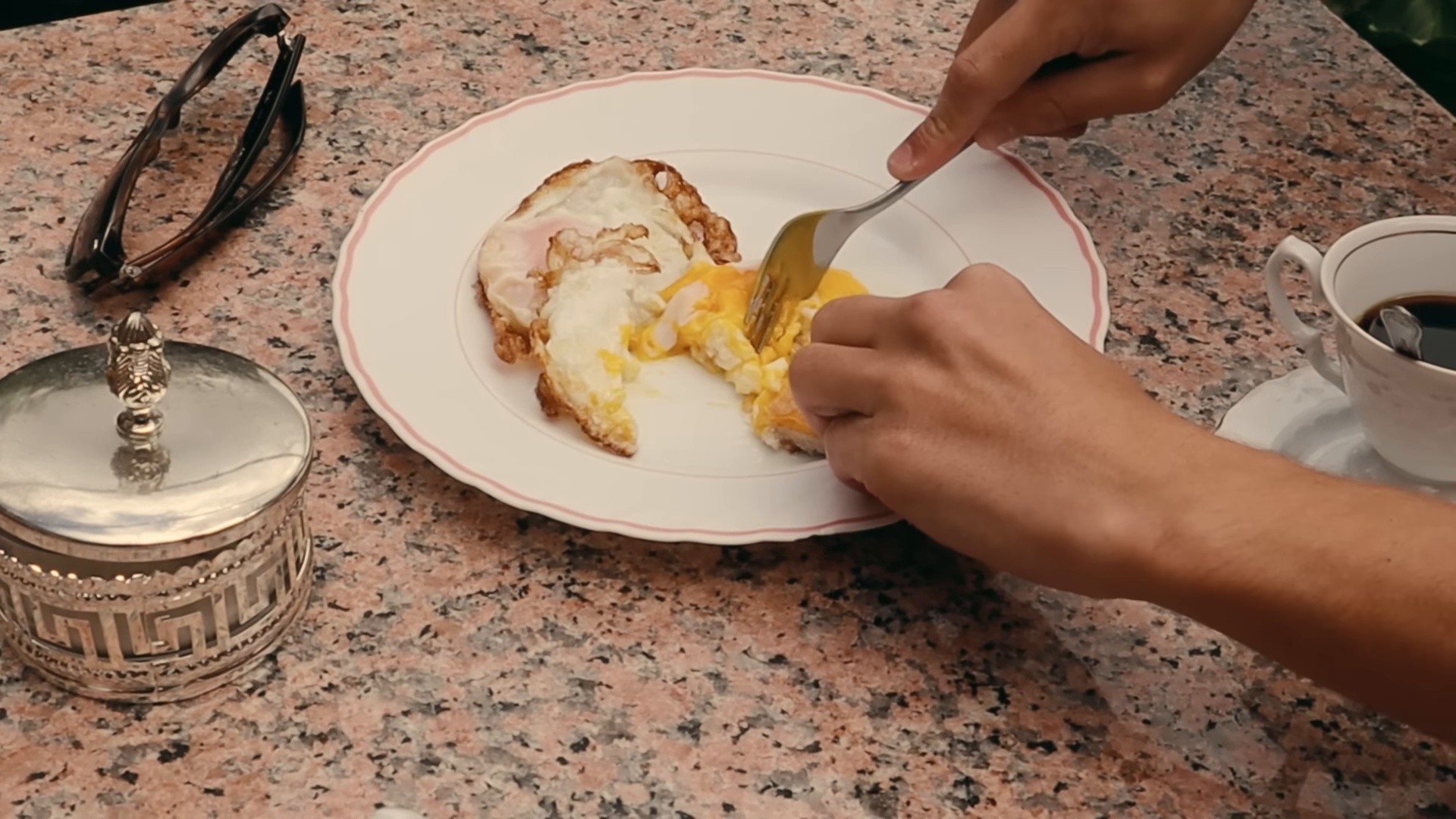 La Belleza (2025) —  shot,  lighting