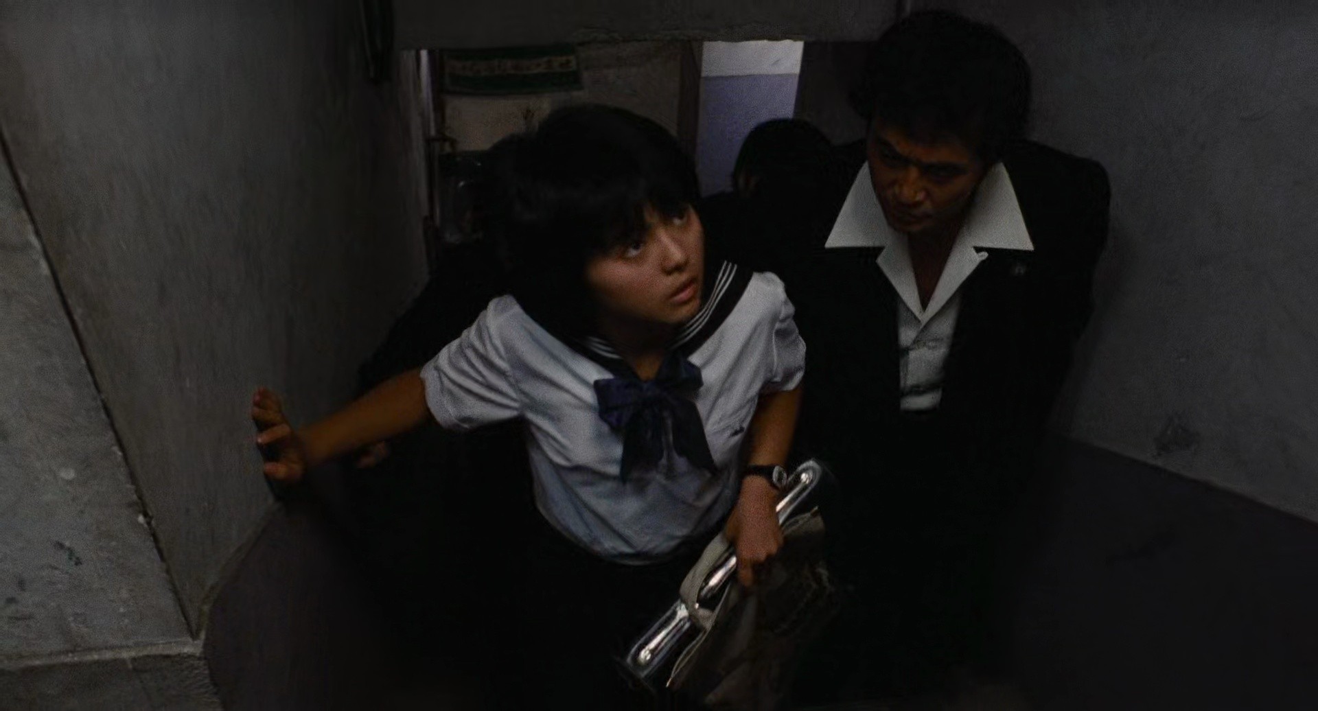 Sailor Suit and Machine Gun (1981) —  shot,  lighting