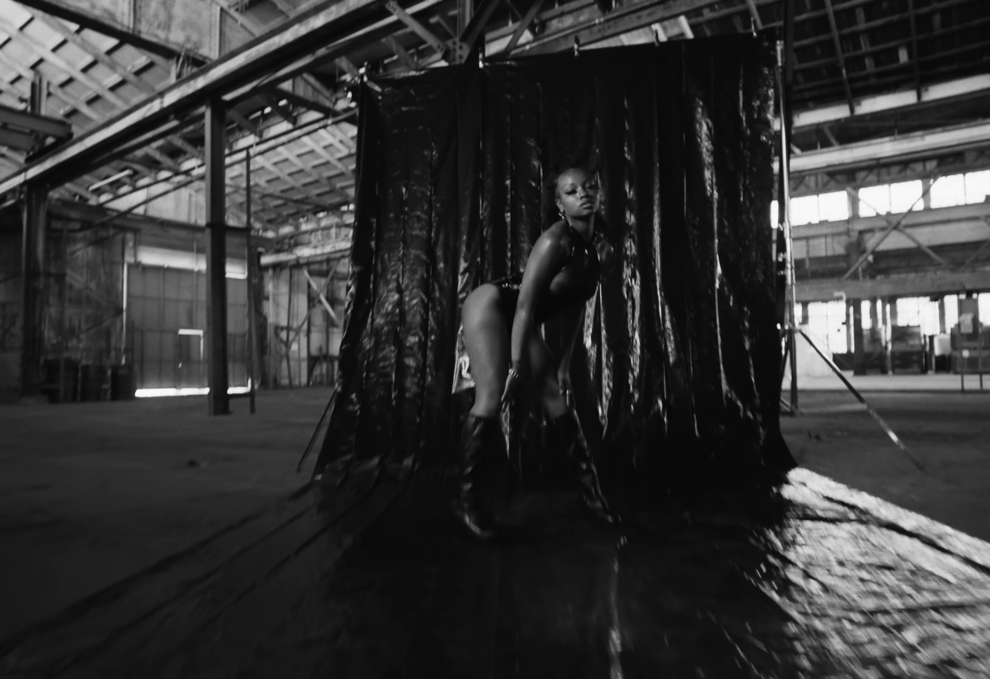 BRINGBLICK (2025) —  shot,  lighting