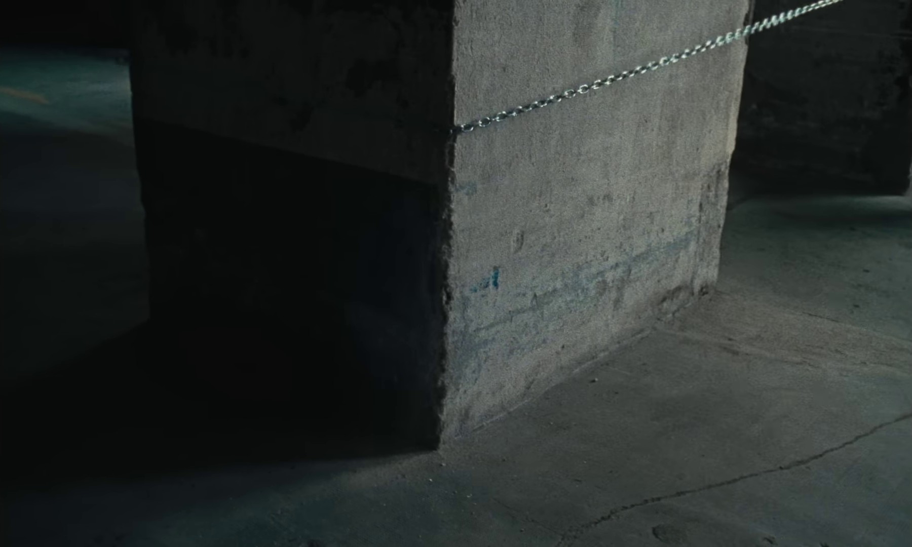 RUGGINE (2024) —  shot,  lighting