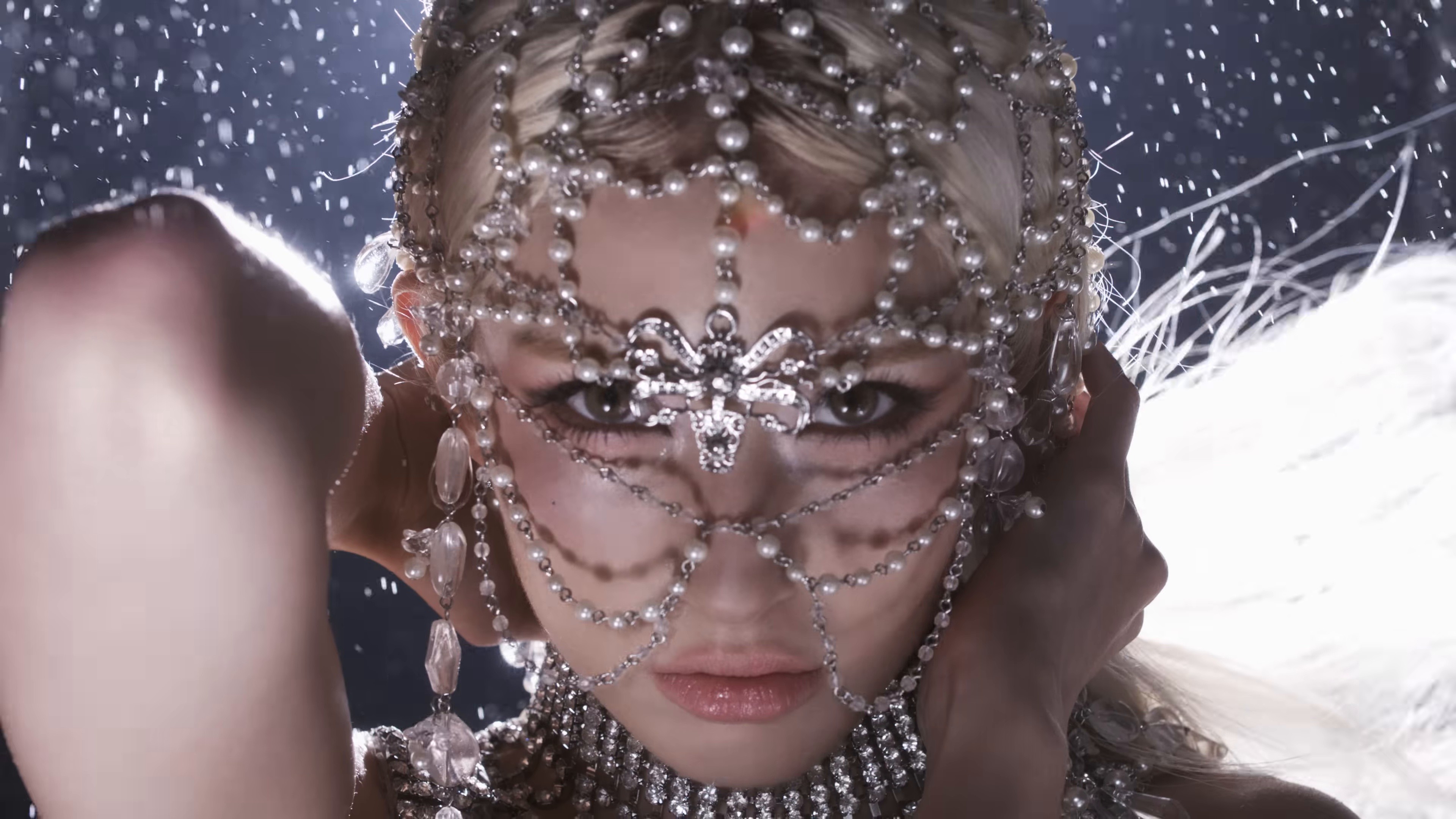 CLOSER (2025) —  shot,  lighting