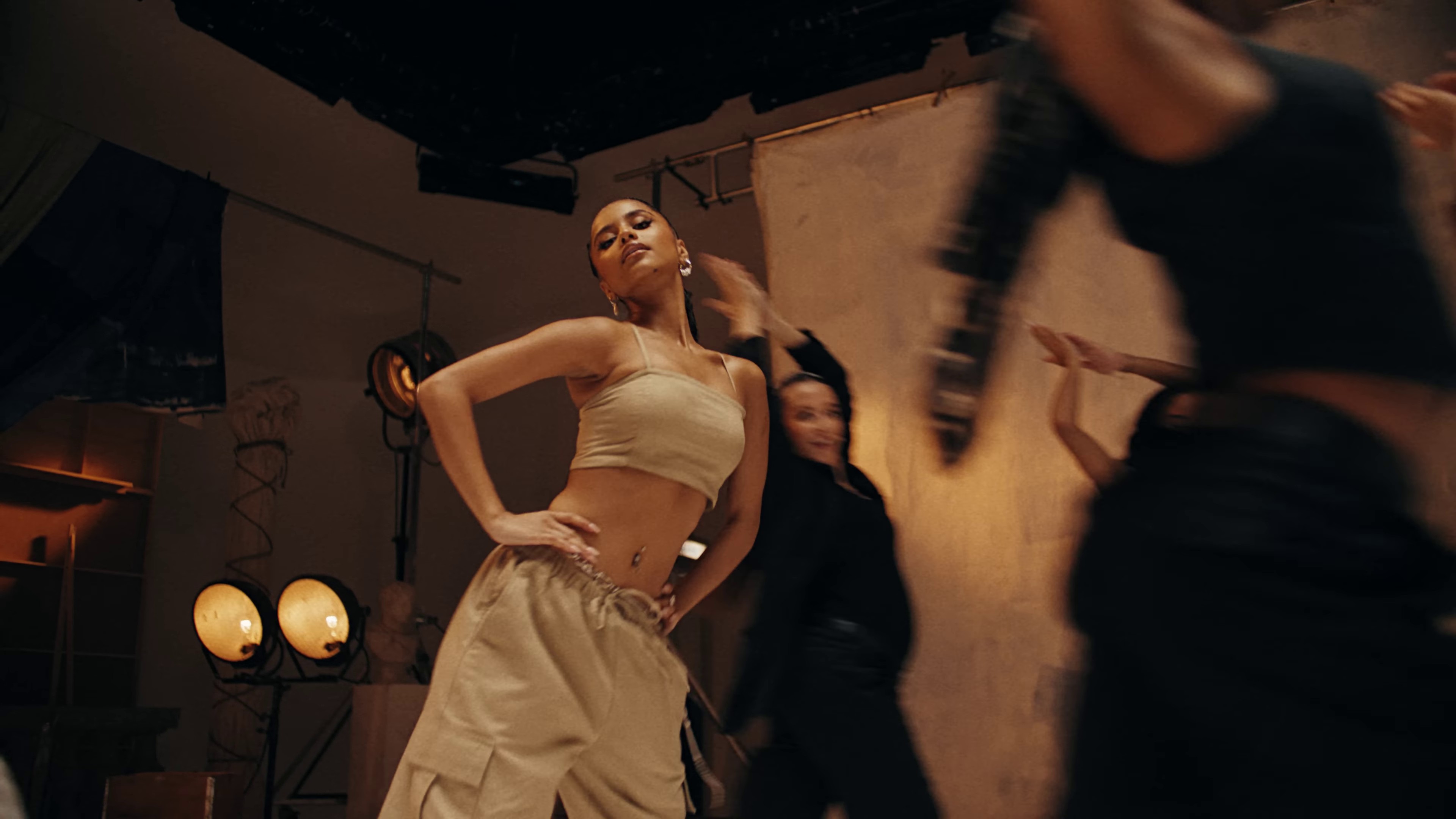 GAP x Jungle - Linen Moves Campaign (feat. Tyla) (2024) —  shot,  lighting