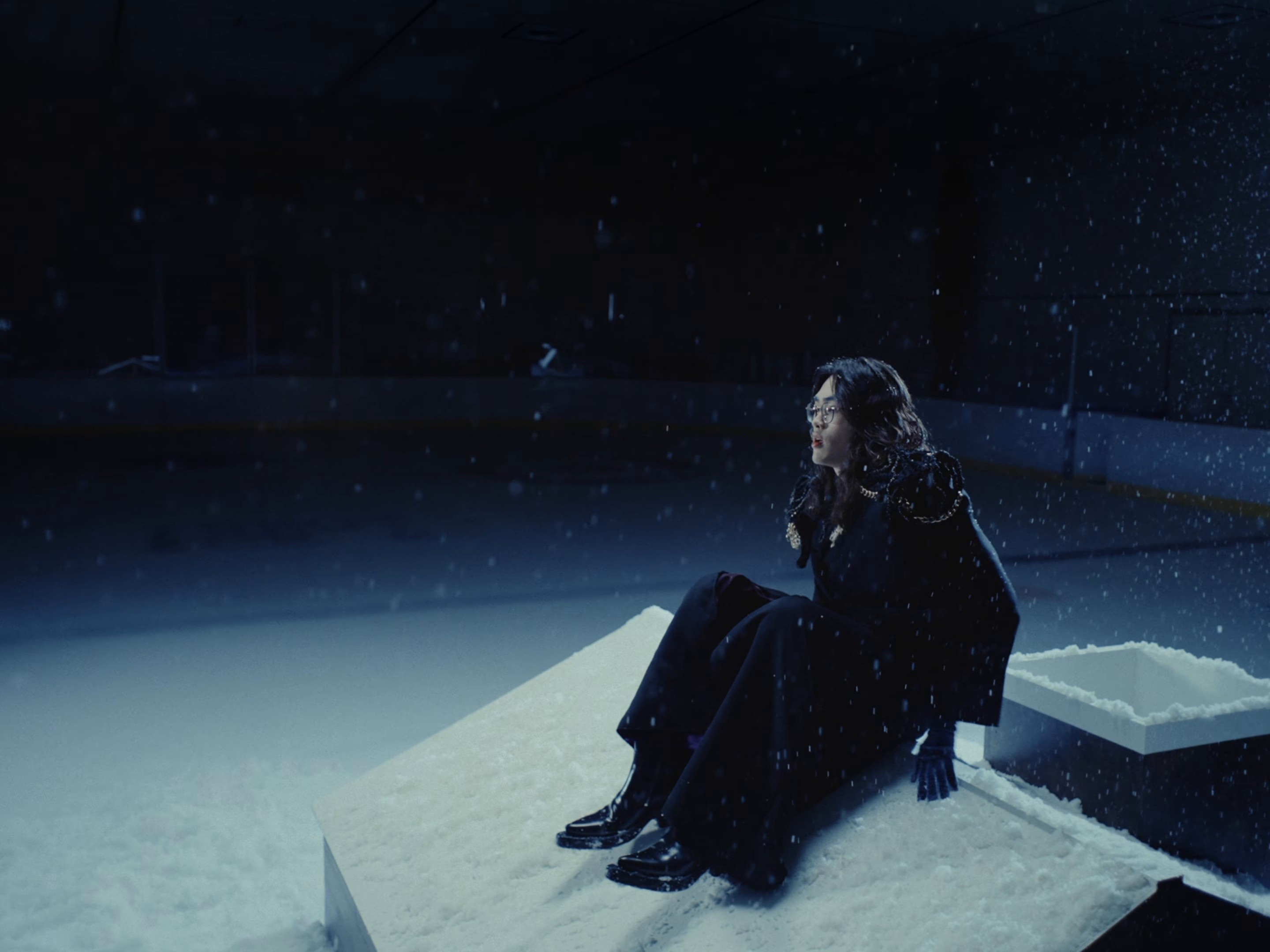 IGLOOOO (2025) —  shot,  lighting