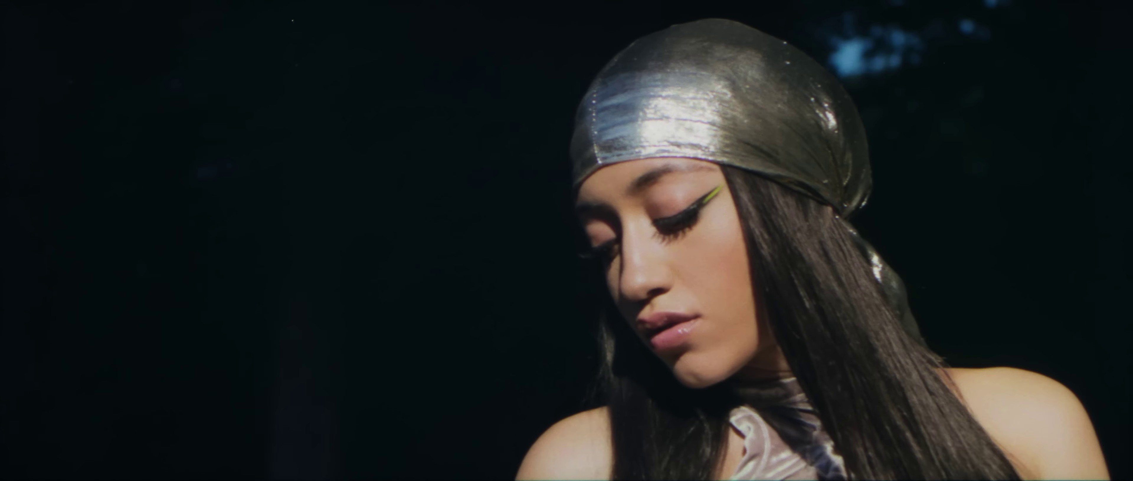 Love Quotes  (2022) —  shot,  lighting