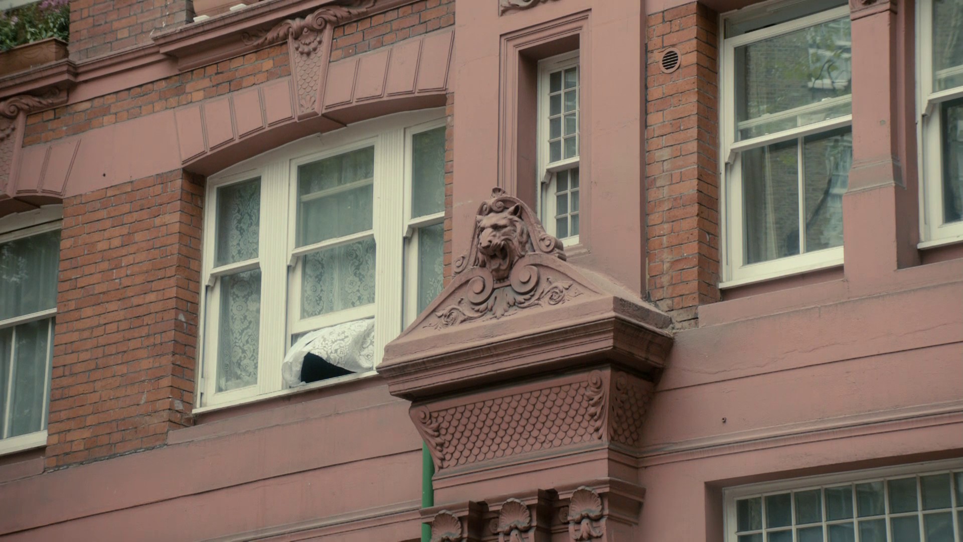 The National Anthem (2011) —  shot,  lighting