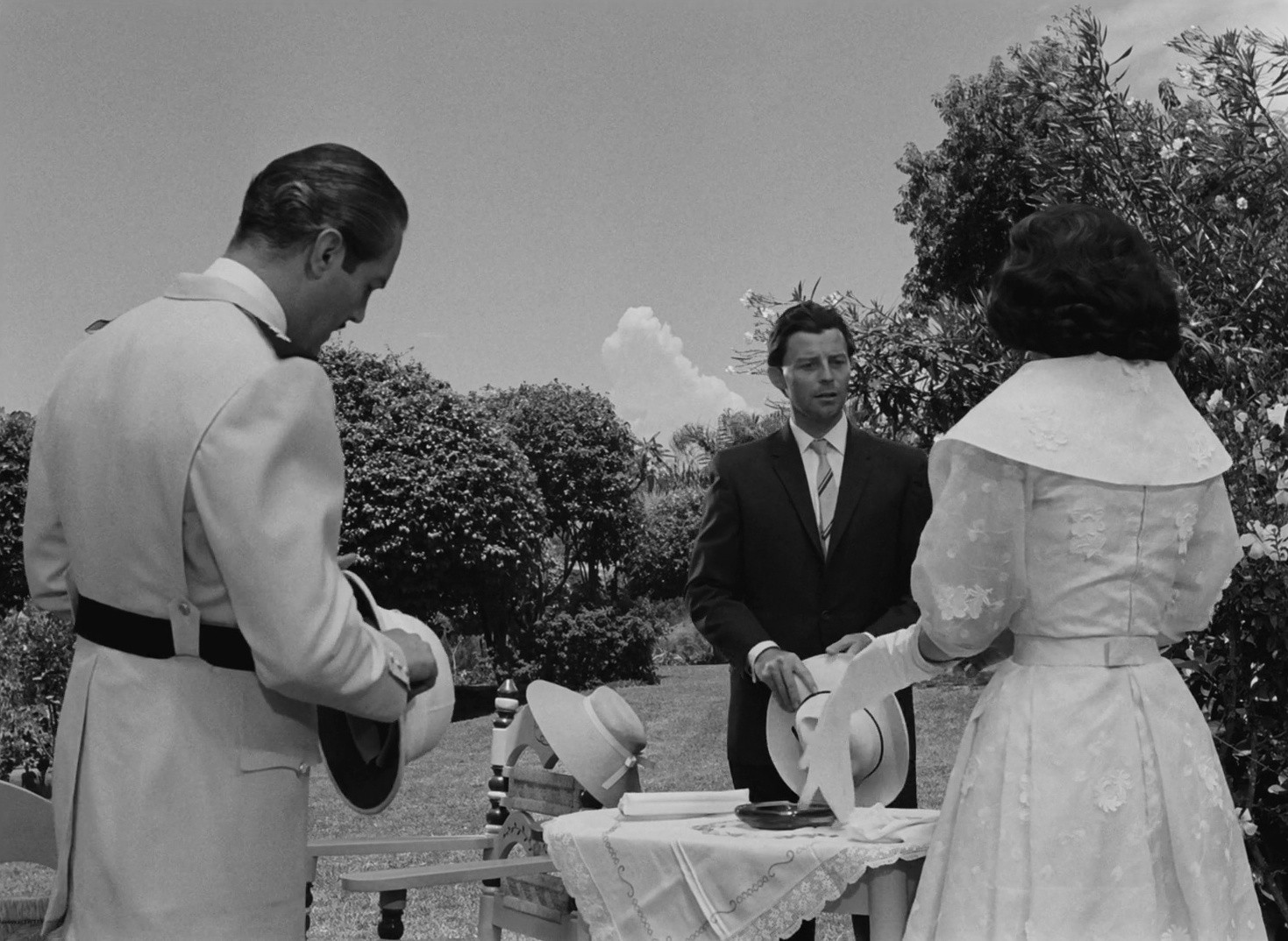 Fever Mounts at El Pao (1959) —  shot,  lighting