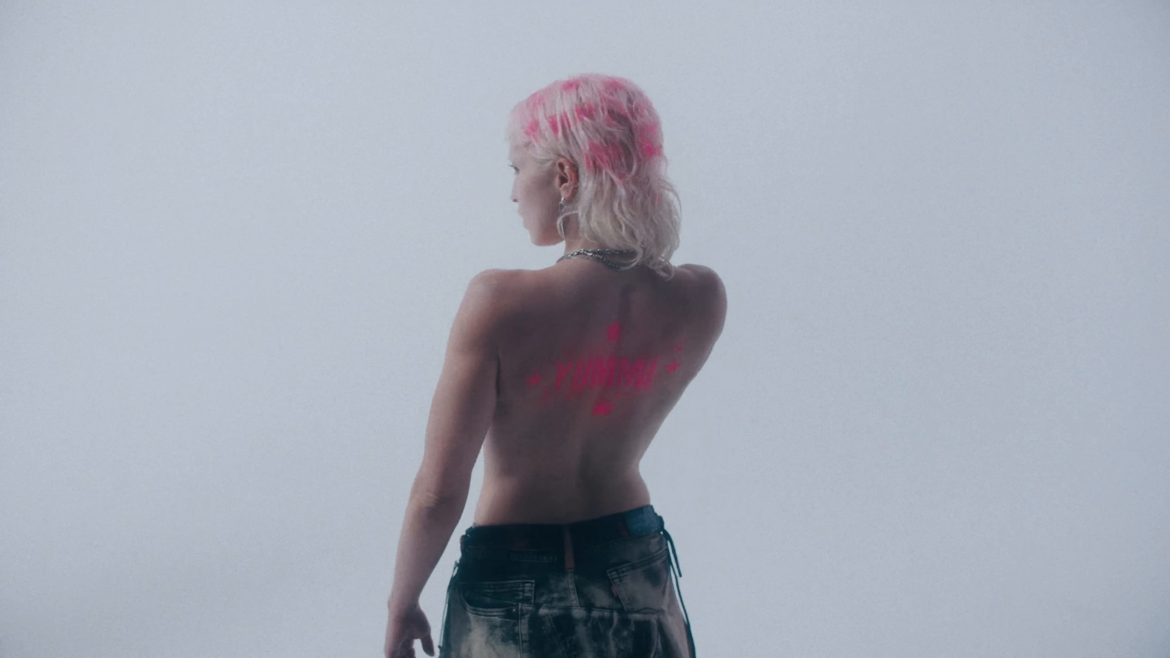 YUMMi 🖤 (2025) —  shot,  lighting