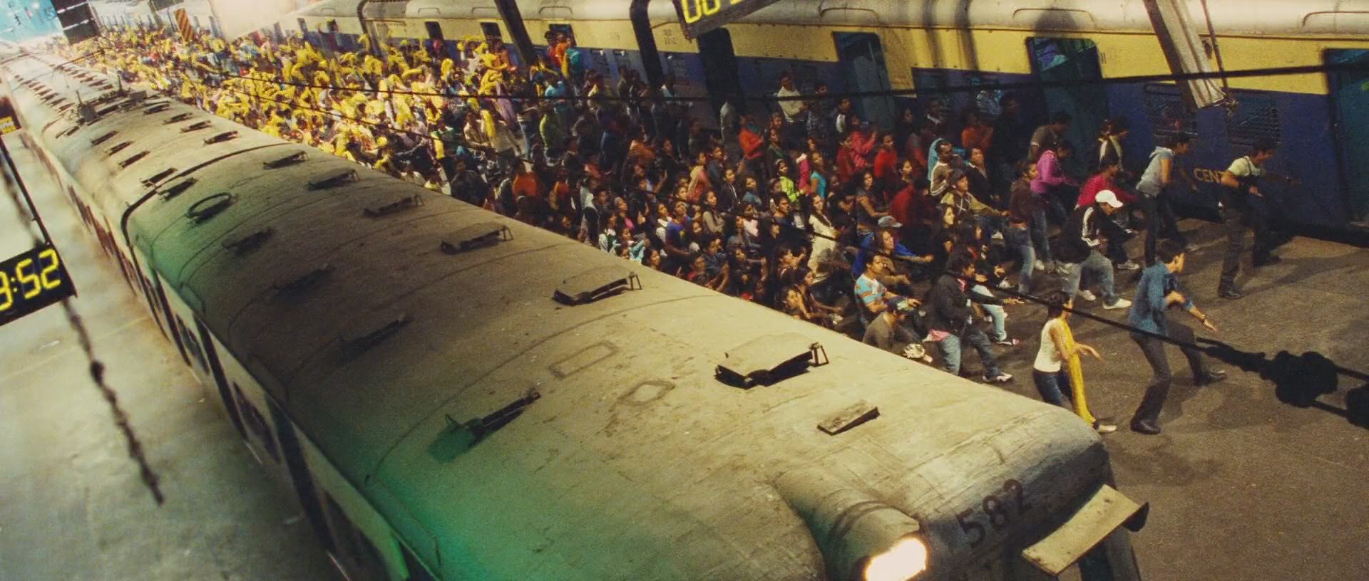 Slumdog Millionaire (2008) —  shot,  lighting