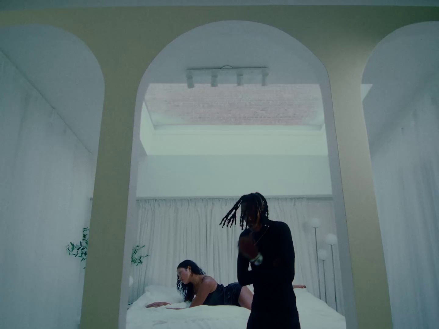 How You Feel? (2022) —  shot,  lighting