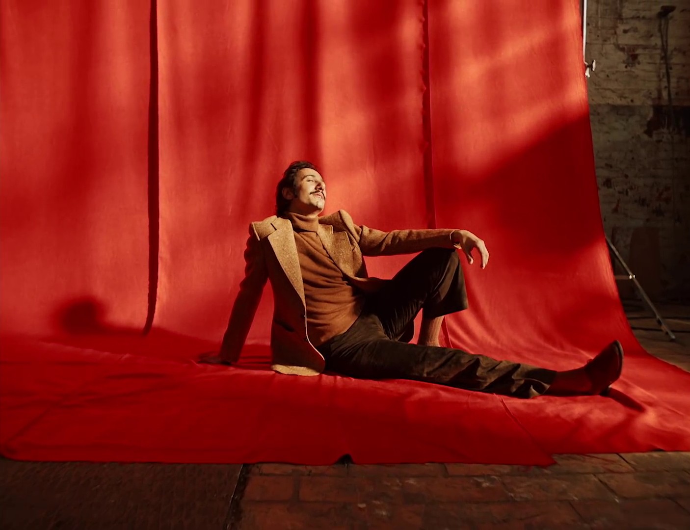 Monde Nouveau (2021) —  shot,  lighting