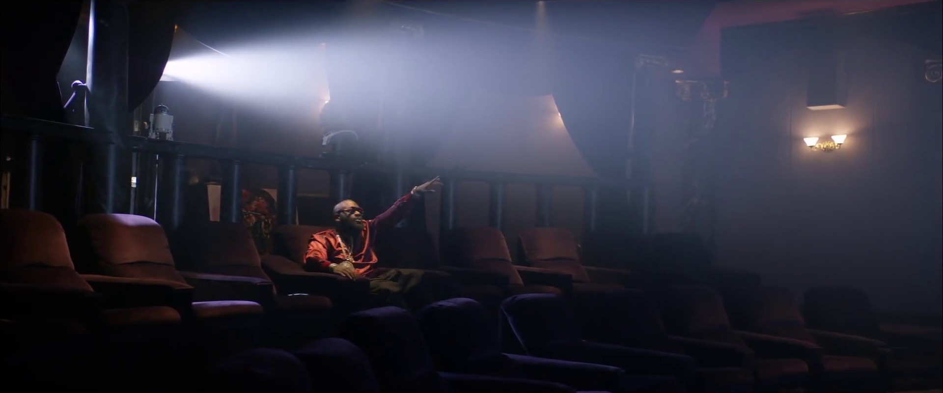 Money Dance  (2015) —  shot,  lighting