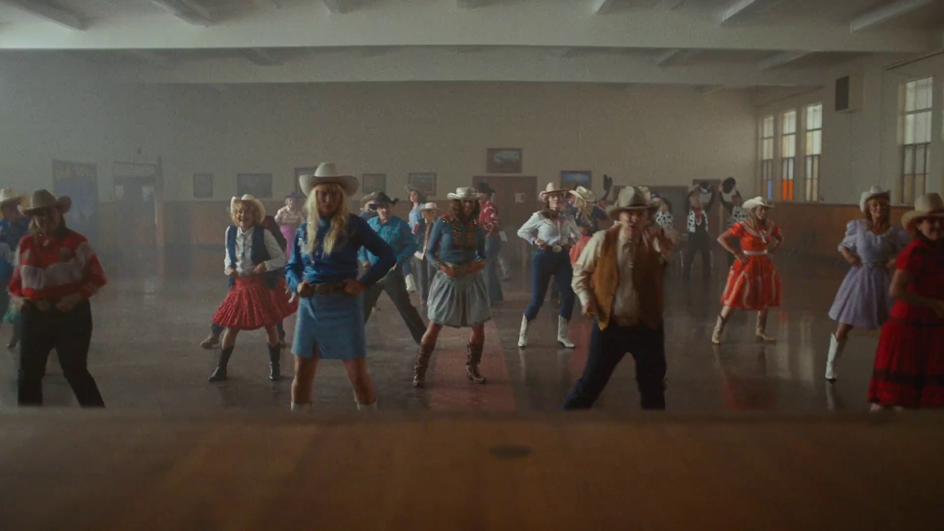 Old Town Road  (2019) —  shot,  lighting