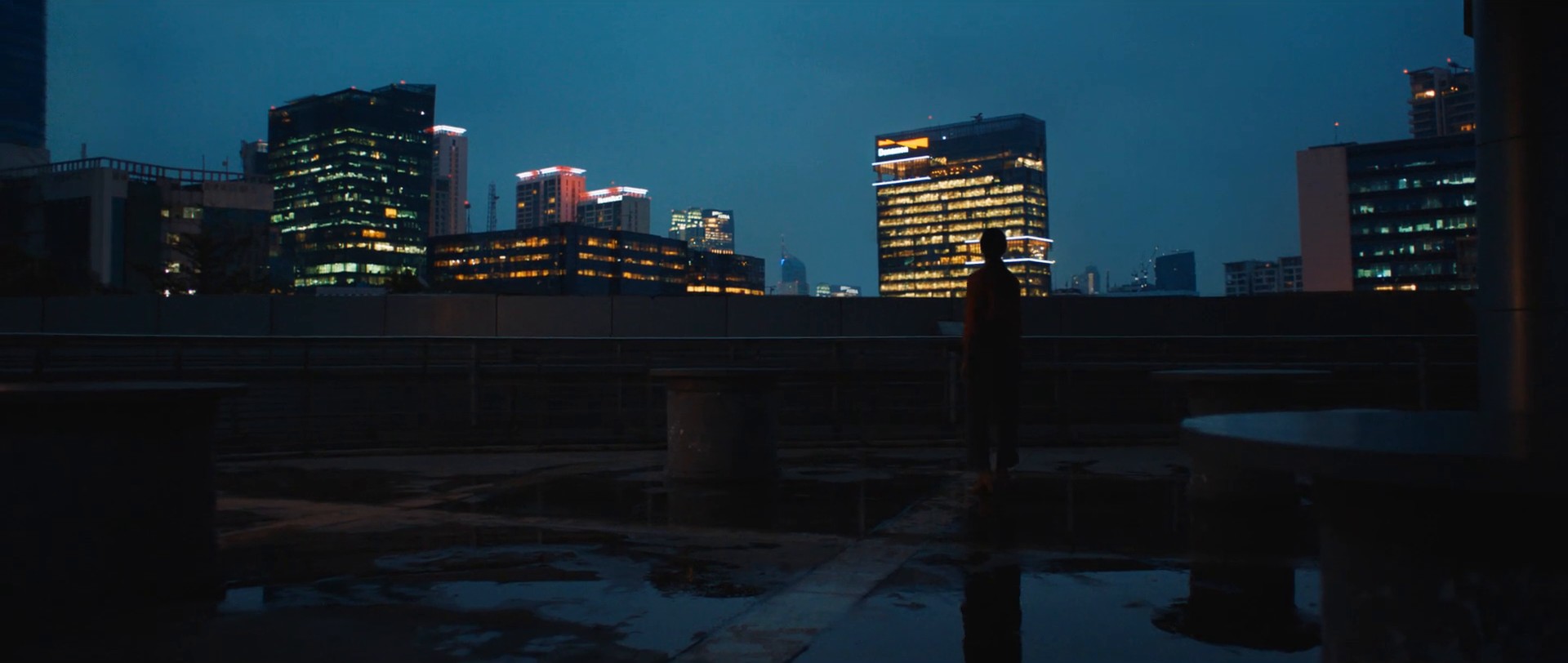 Shell go well (2019) —  shot,  lighting