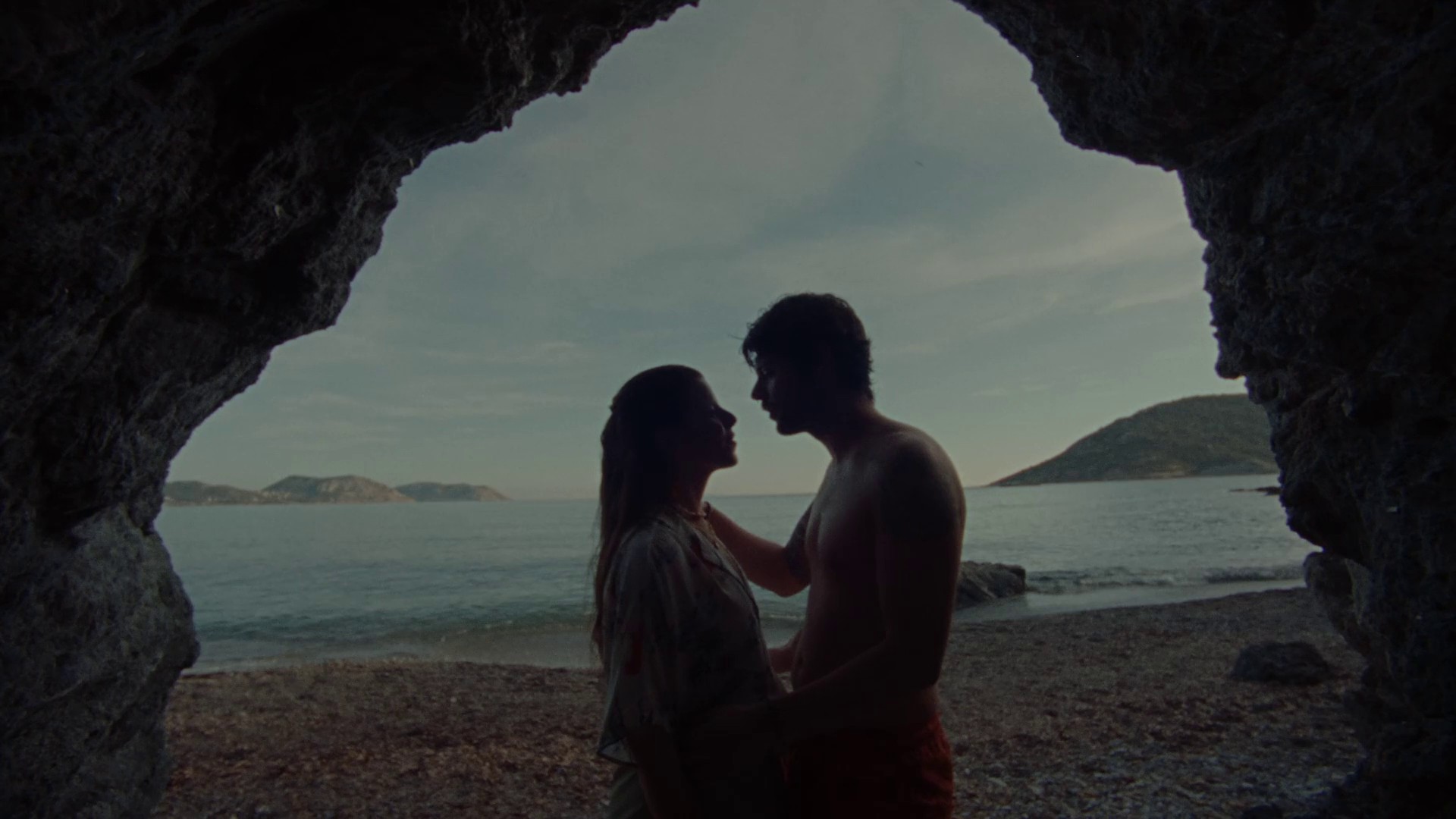 Amstel - Πάμε να αφήσουμε το μυαλό να ανασάνει… (2024) —  shot,  lighting