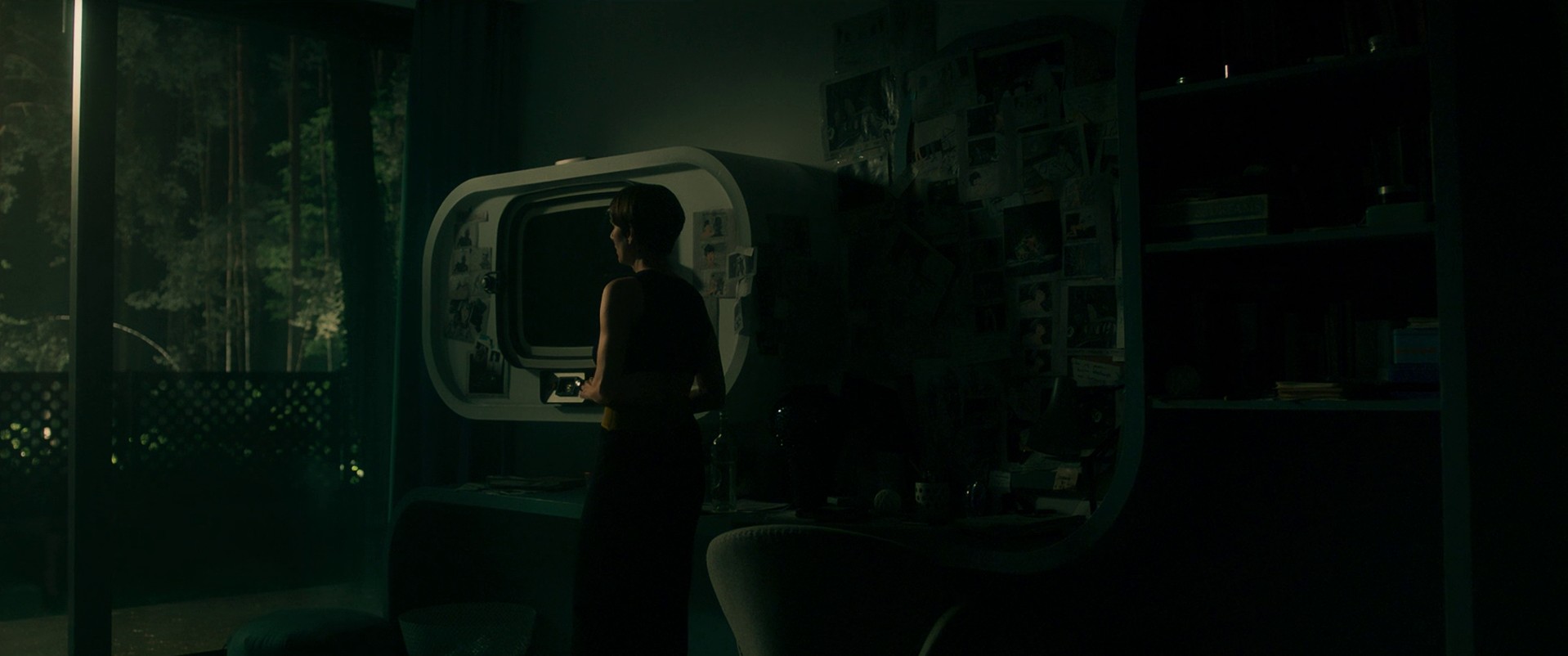 I Am Lying Now (2019) —  shot,  lighting