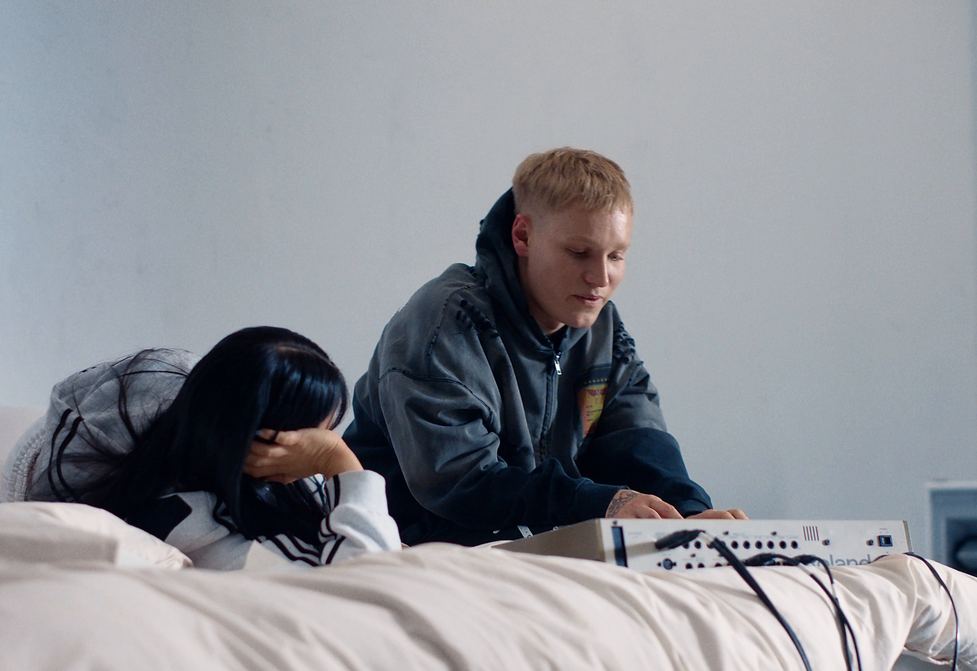 Brutalismus3000 x Tinder (2025) —  shot,  lighting