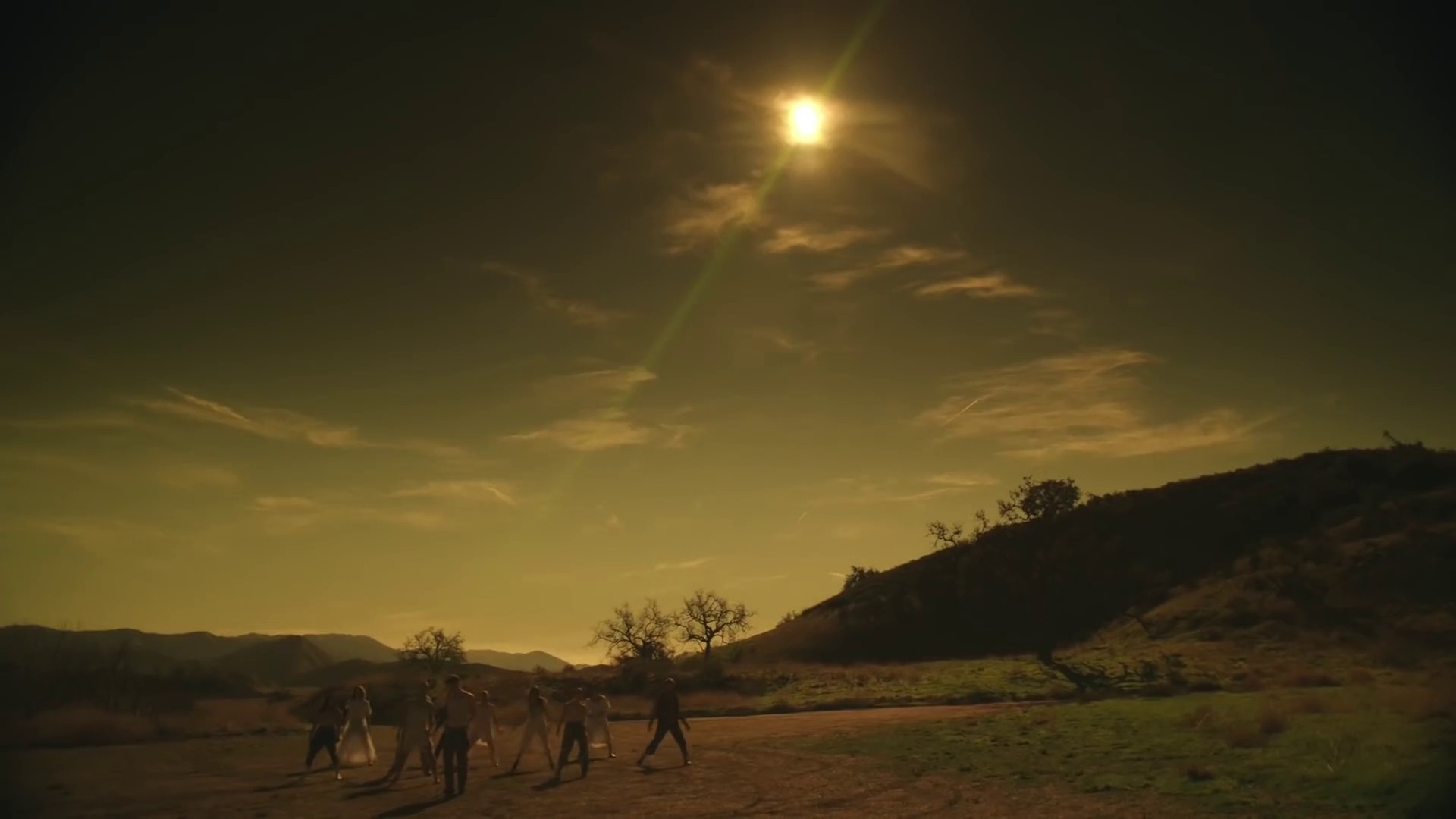 Describe (2020) —  shot,  lighting