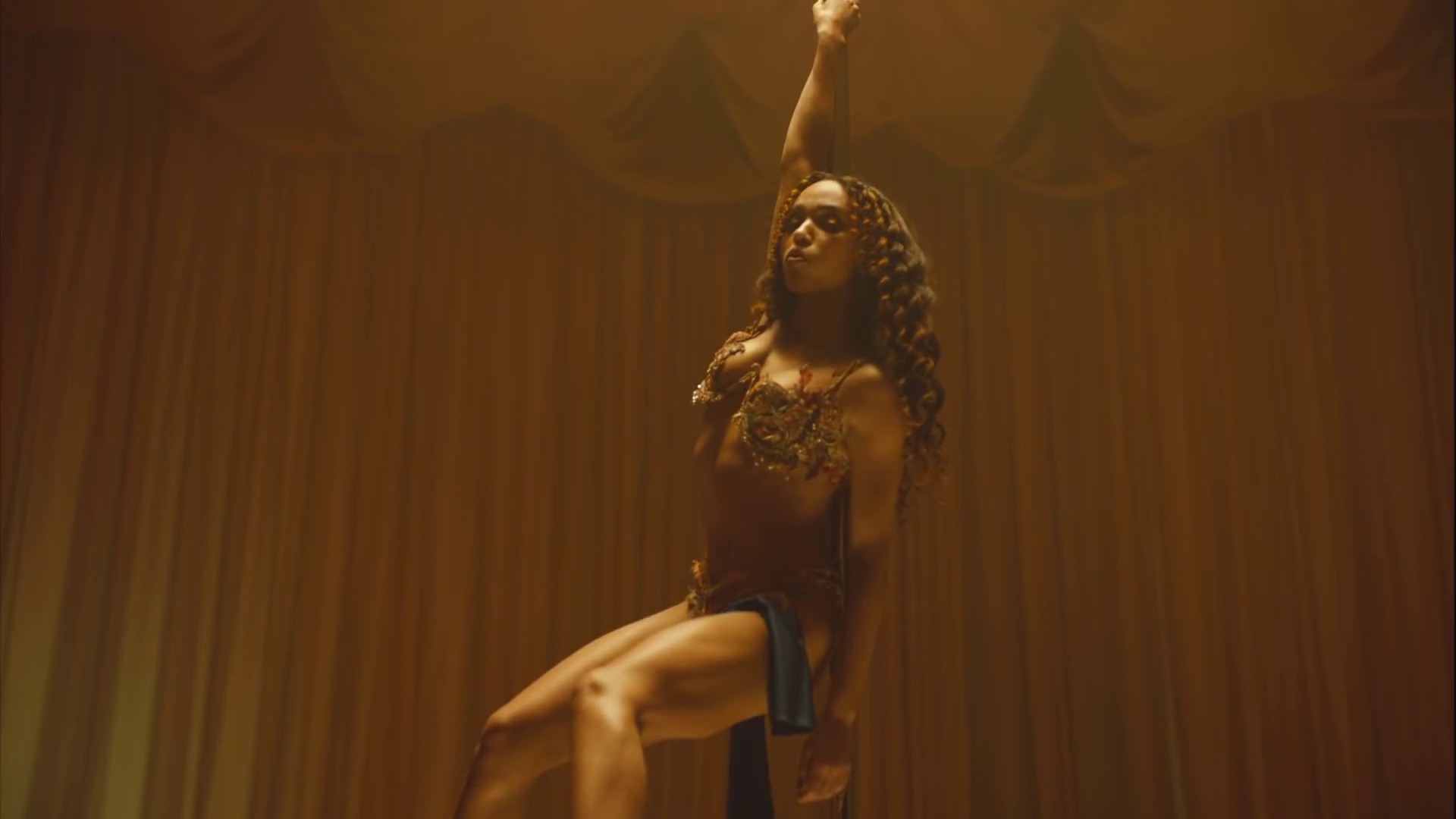 cellophane (2019) —  shot,  lighting