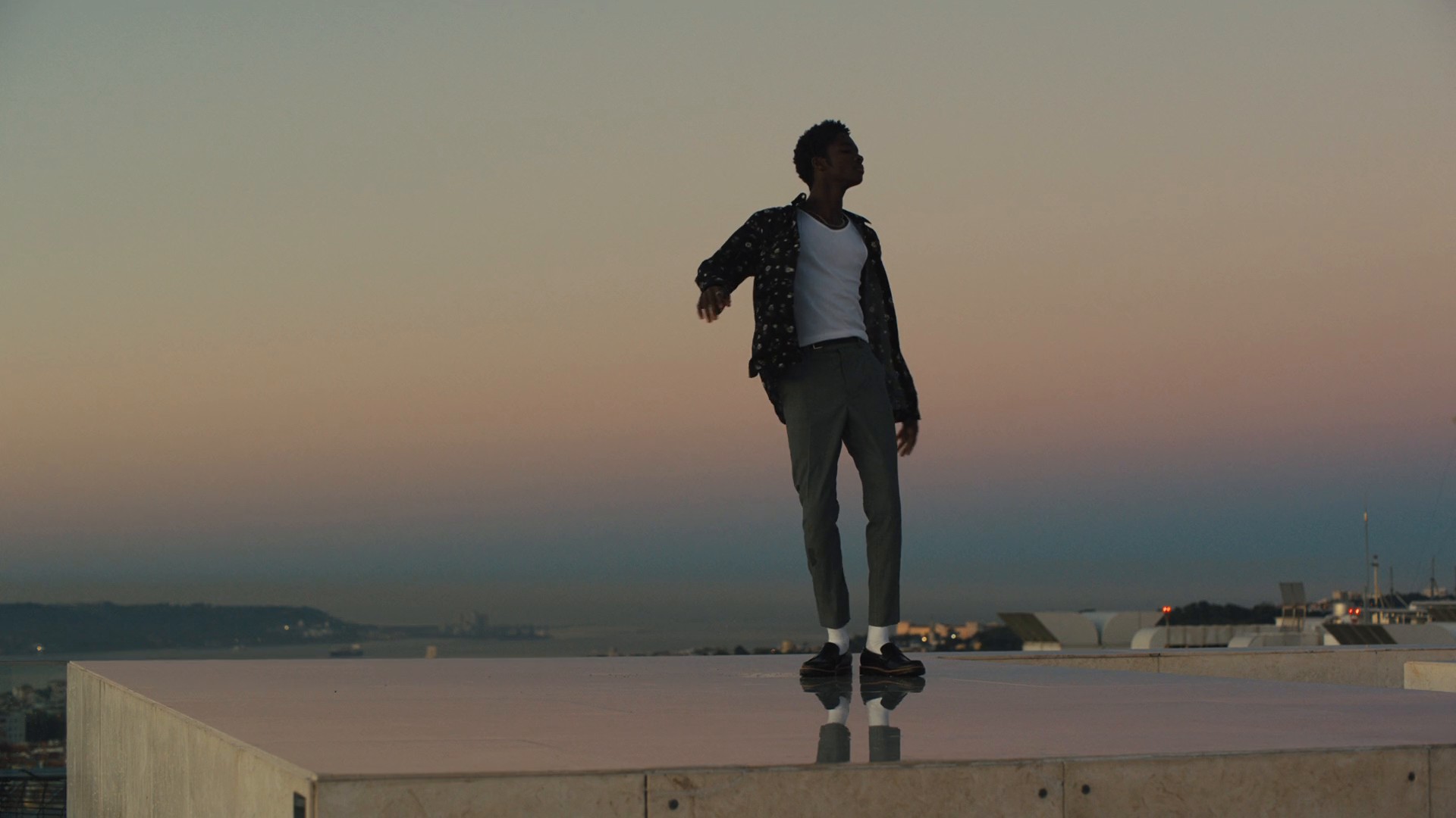 H&M - Discover (Directors Cut) (2022) —  shot,  lighting