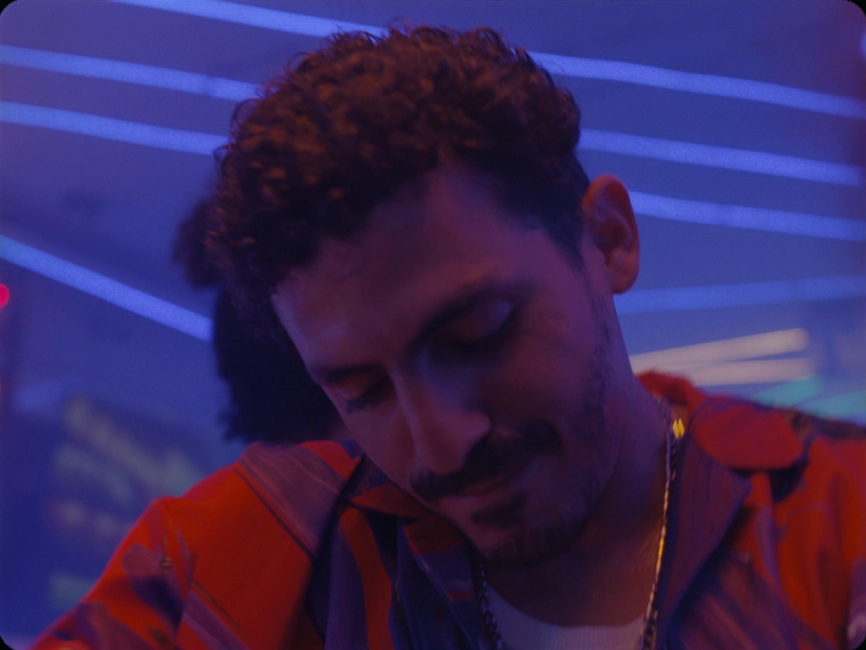 Beleza. Mas agora a gente faz o que com isso? (2025) —  shot,  lighting