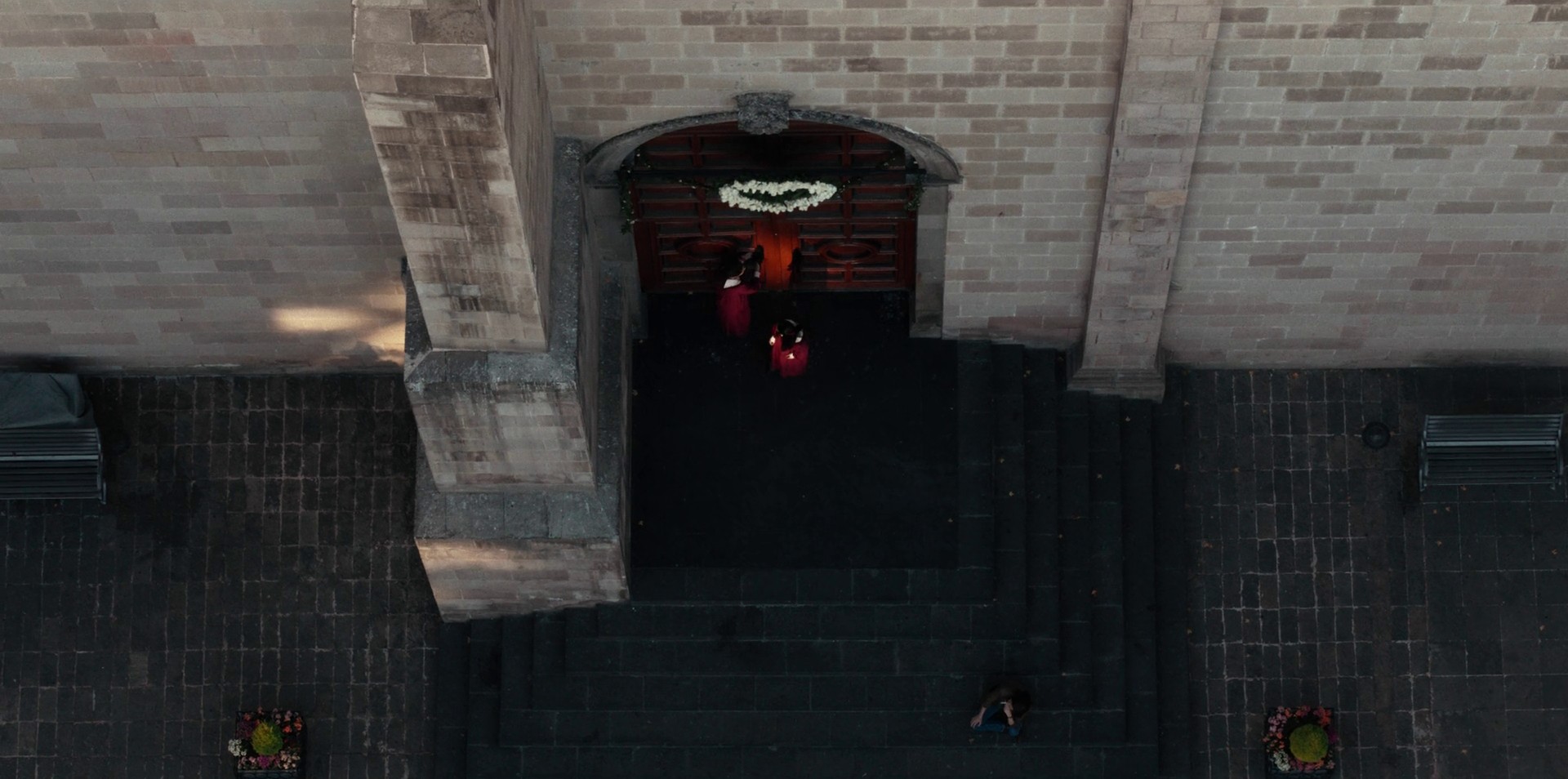 Como La Flor (2021) —  shot,  lighting