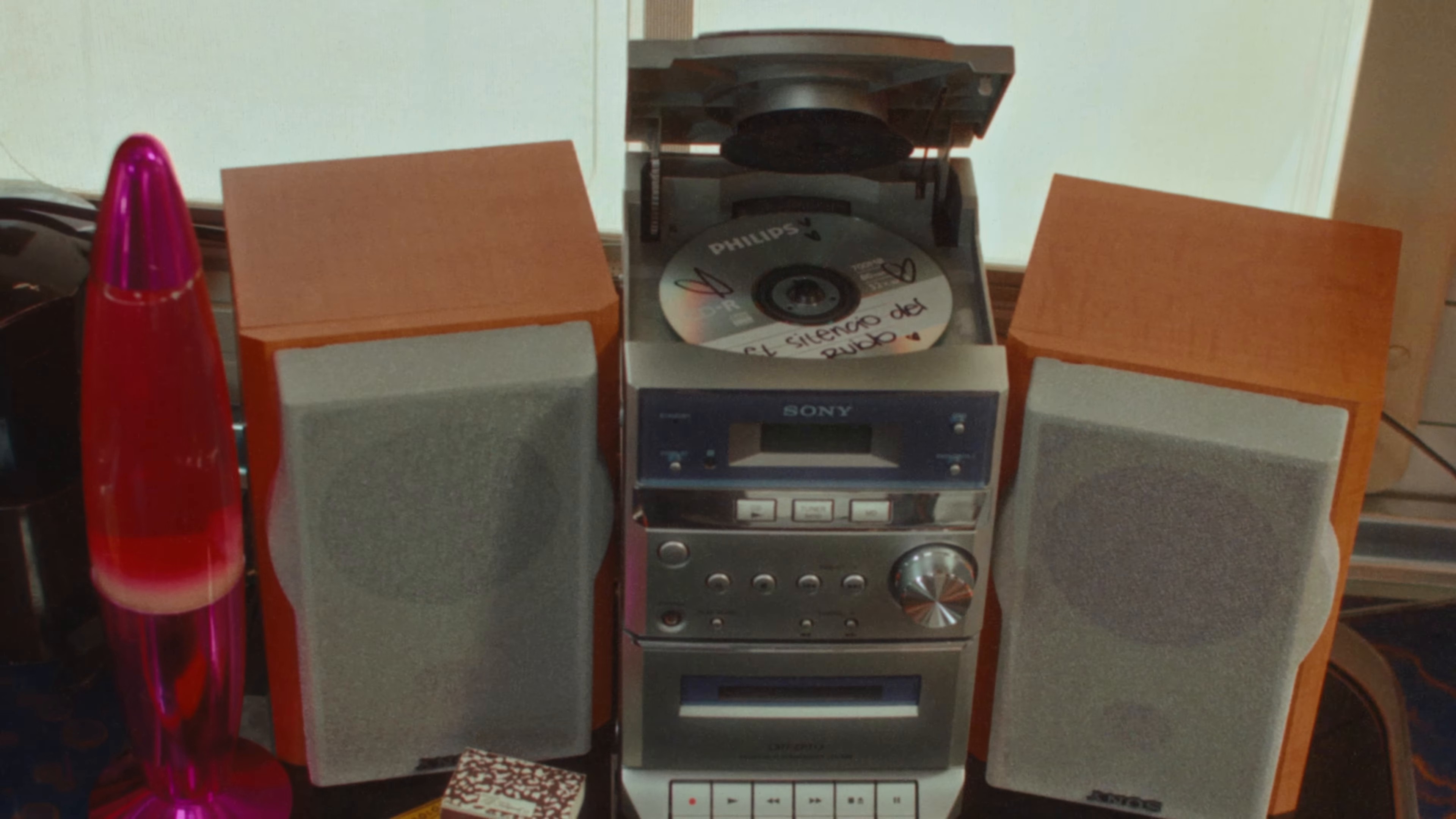 Por Si Mañana No Estoy (2024) —  shot,  lighting