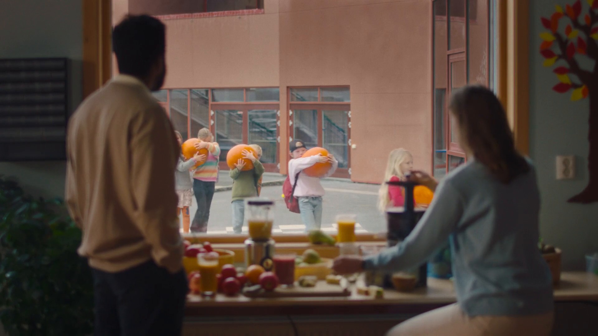 Coop Extra (2024) —  shot,  lighting