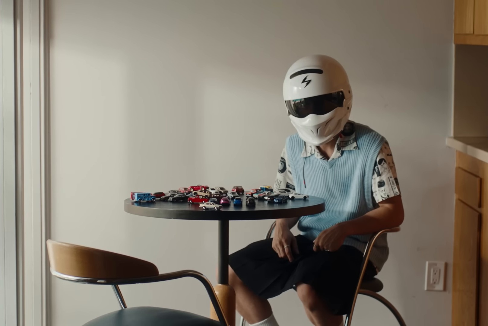 Fuzzy Feeling (2024) —  shot,  lighting