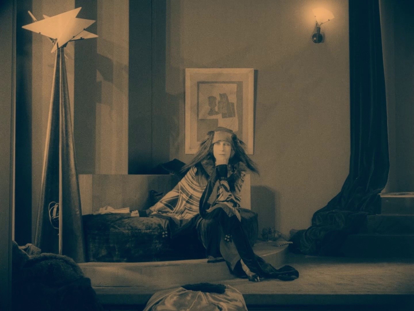 L'inhumaine (1924) —  shot,  lighting