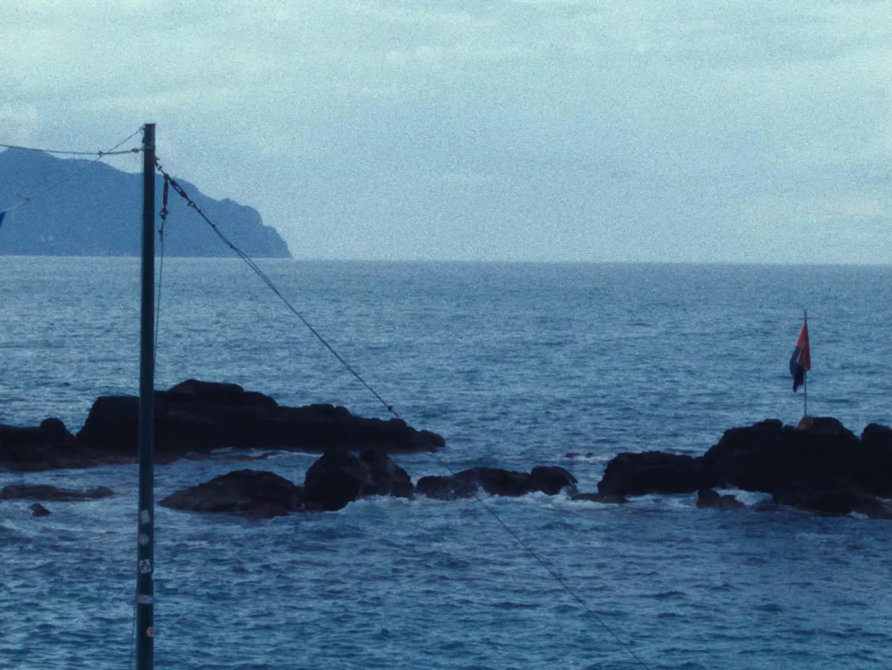 Bottiglie Vuote (2025) —  shot,  lighting