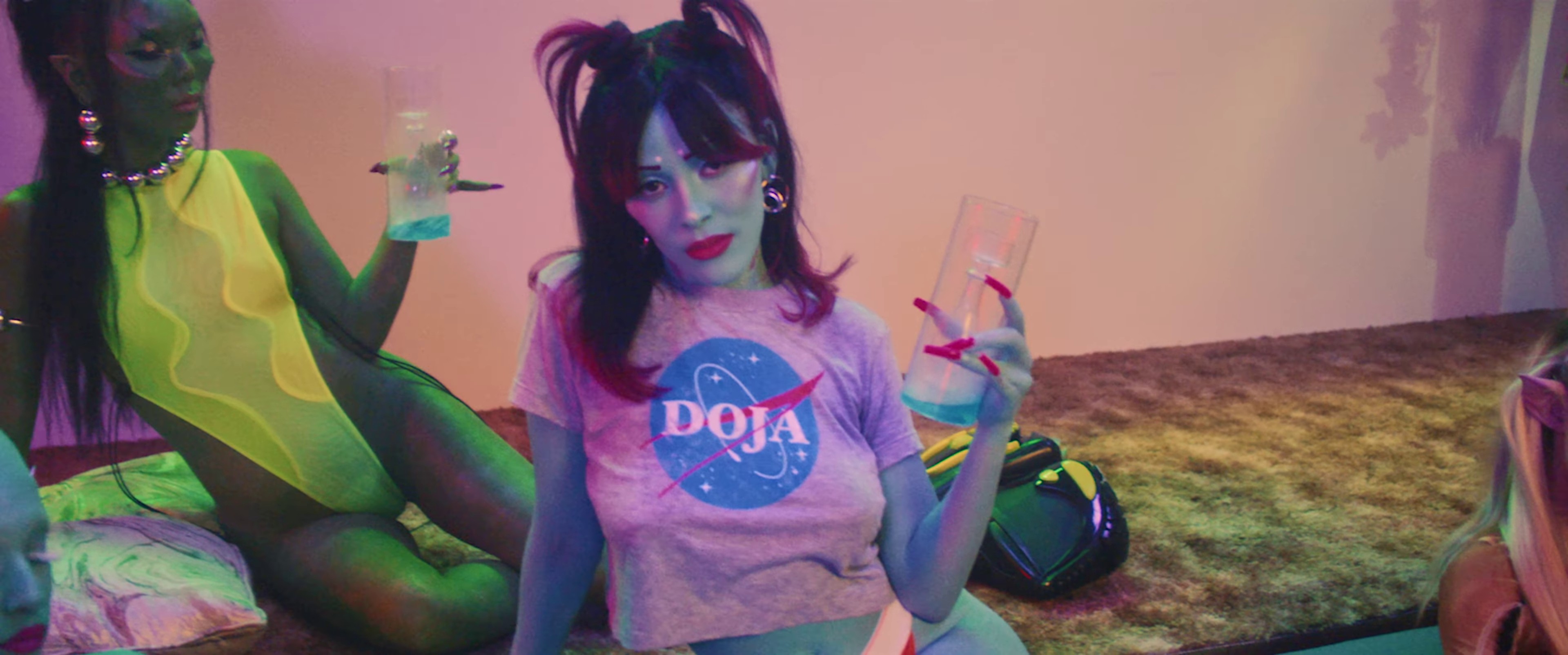 Need to know  (2021) —  shot,  lighting