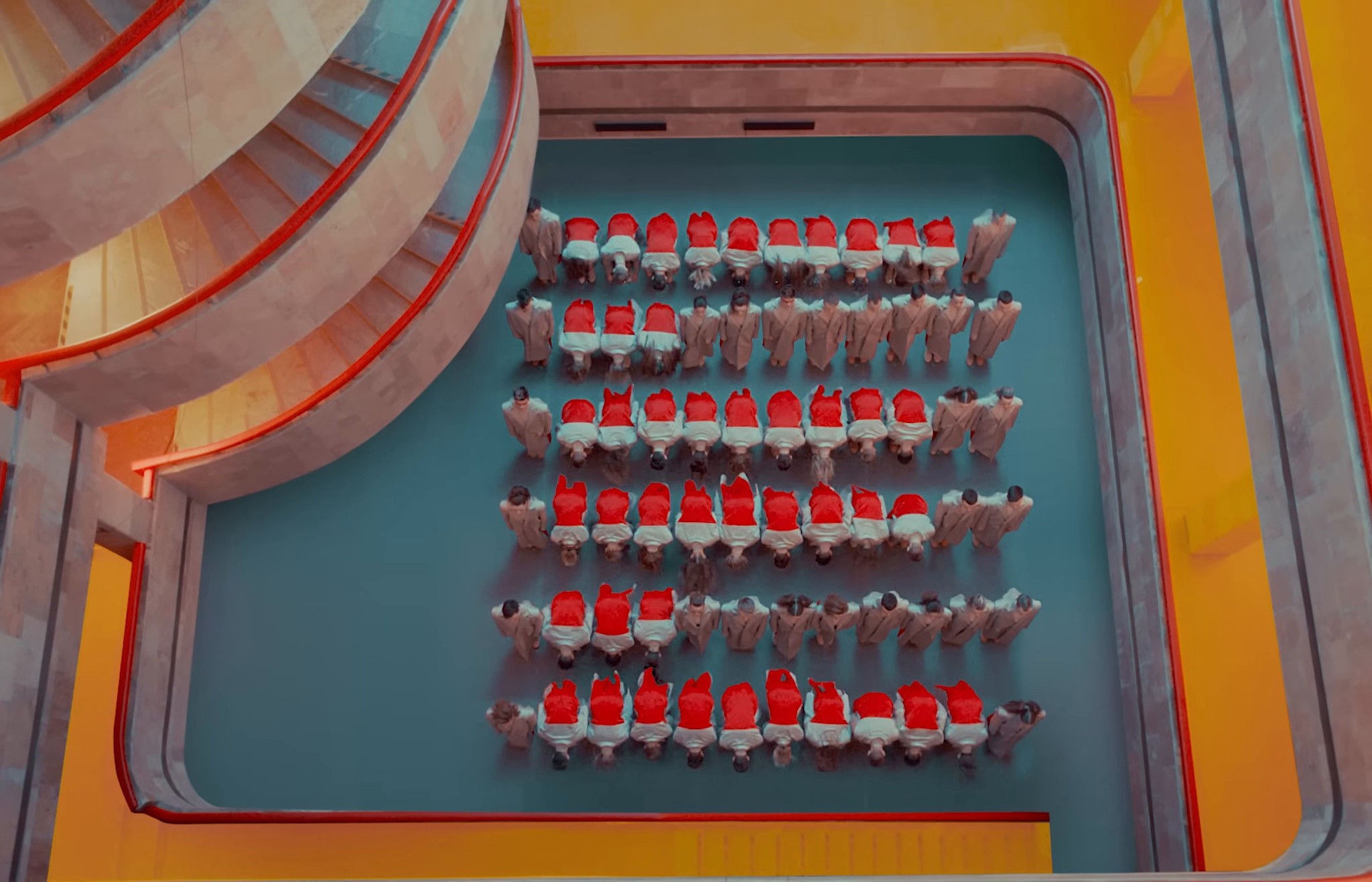 LOVE IT  (2019) —  shot,  lighting