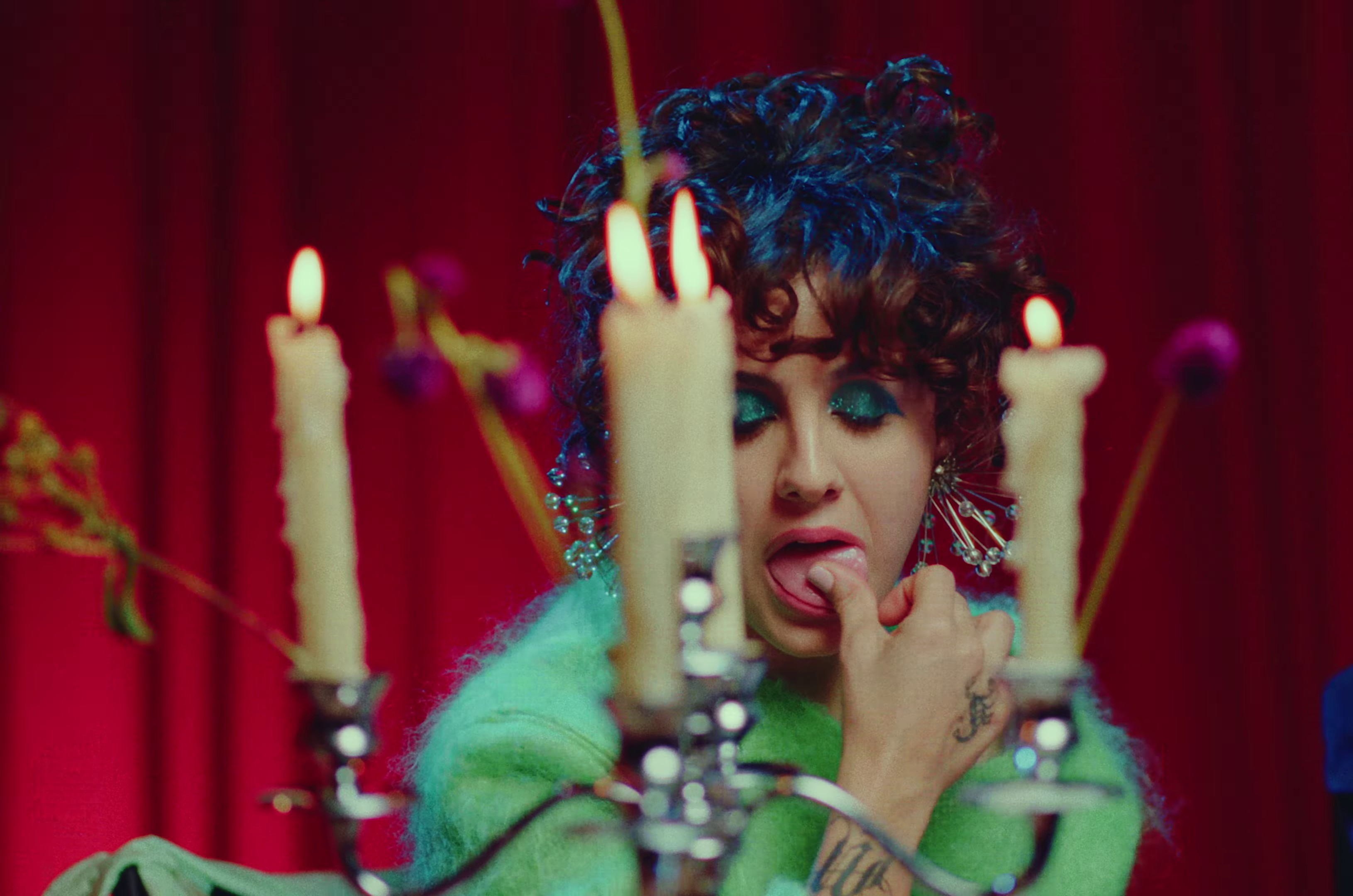 Dame Chance (Rayuela) (2024) —  shot,  lighting