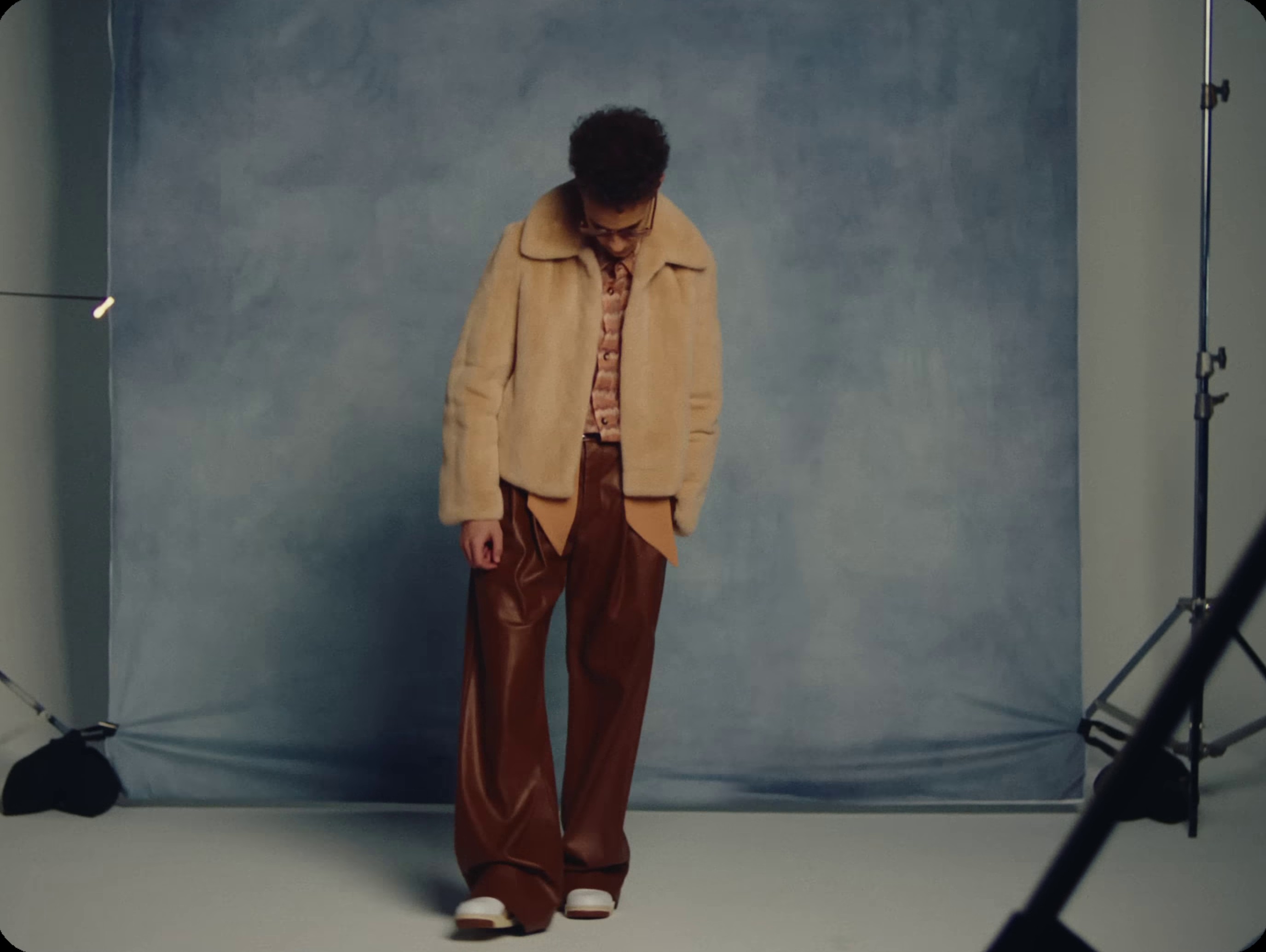 Entre Nous (2024) —  shot,  lighting