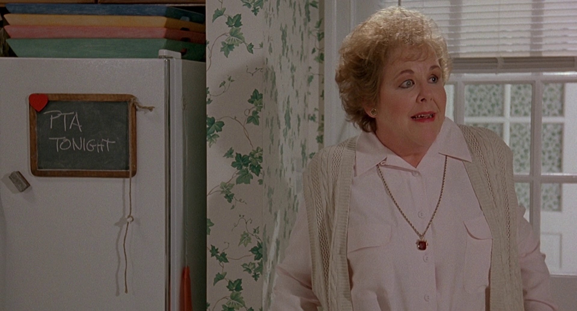 Serial Mom (1994) —  shot,  lighting