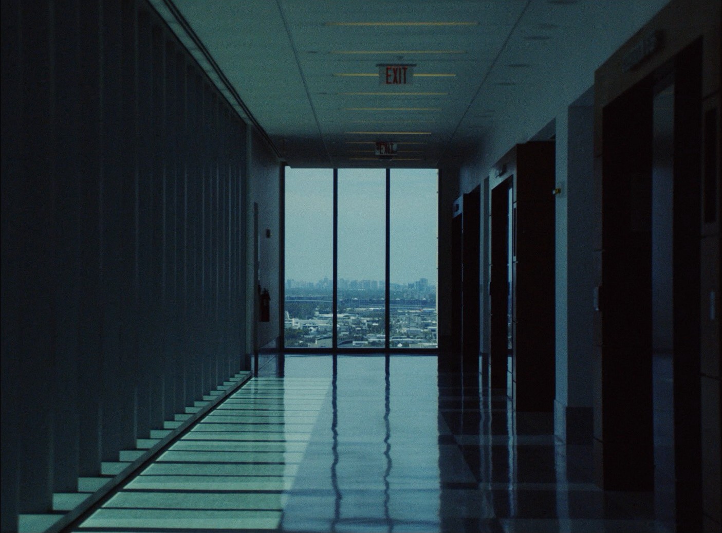 Waves (2019) —  shot,  lighting