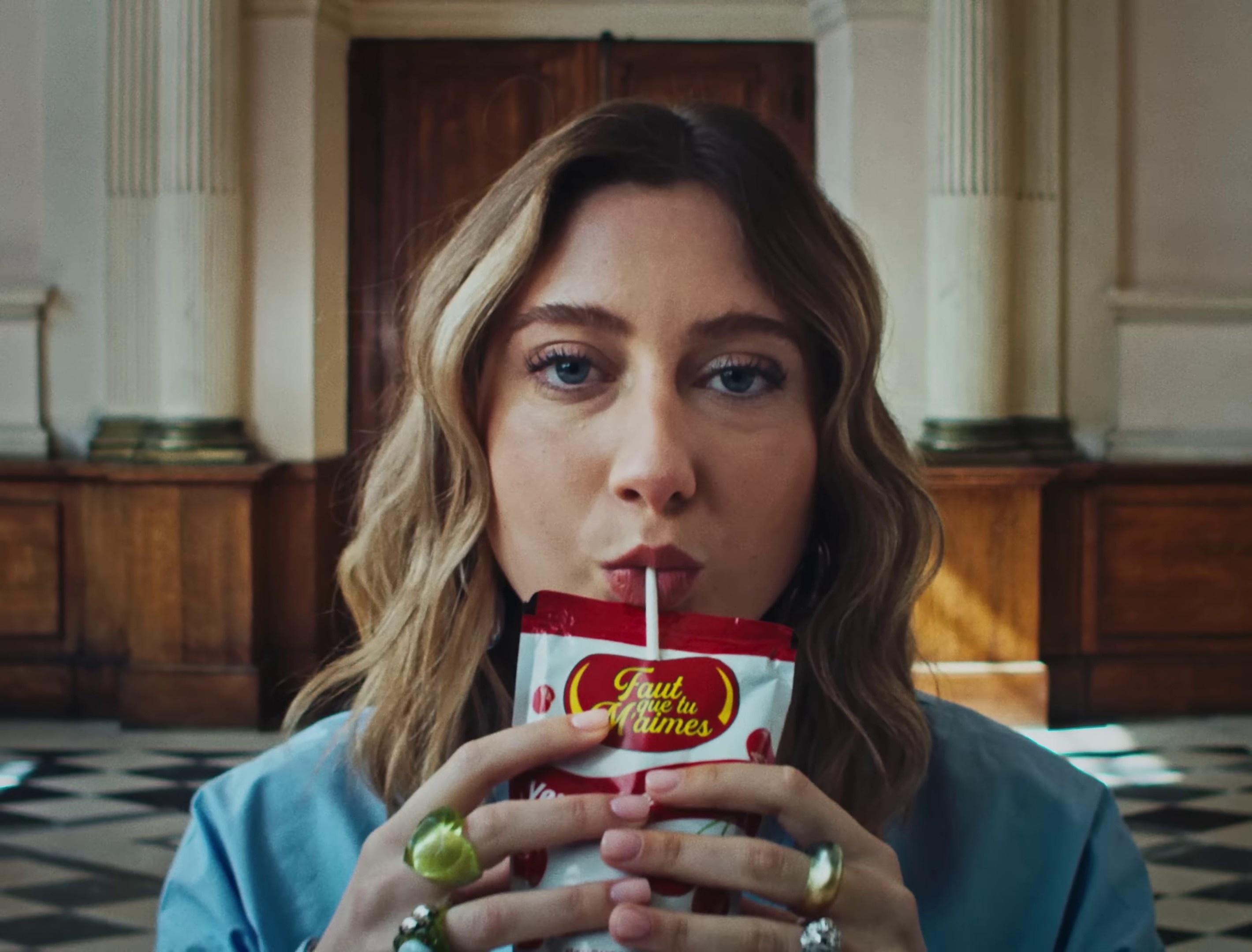 Faut que tu m'aimes (2024) —  shot,  lighting