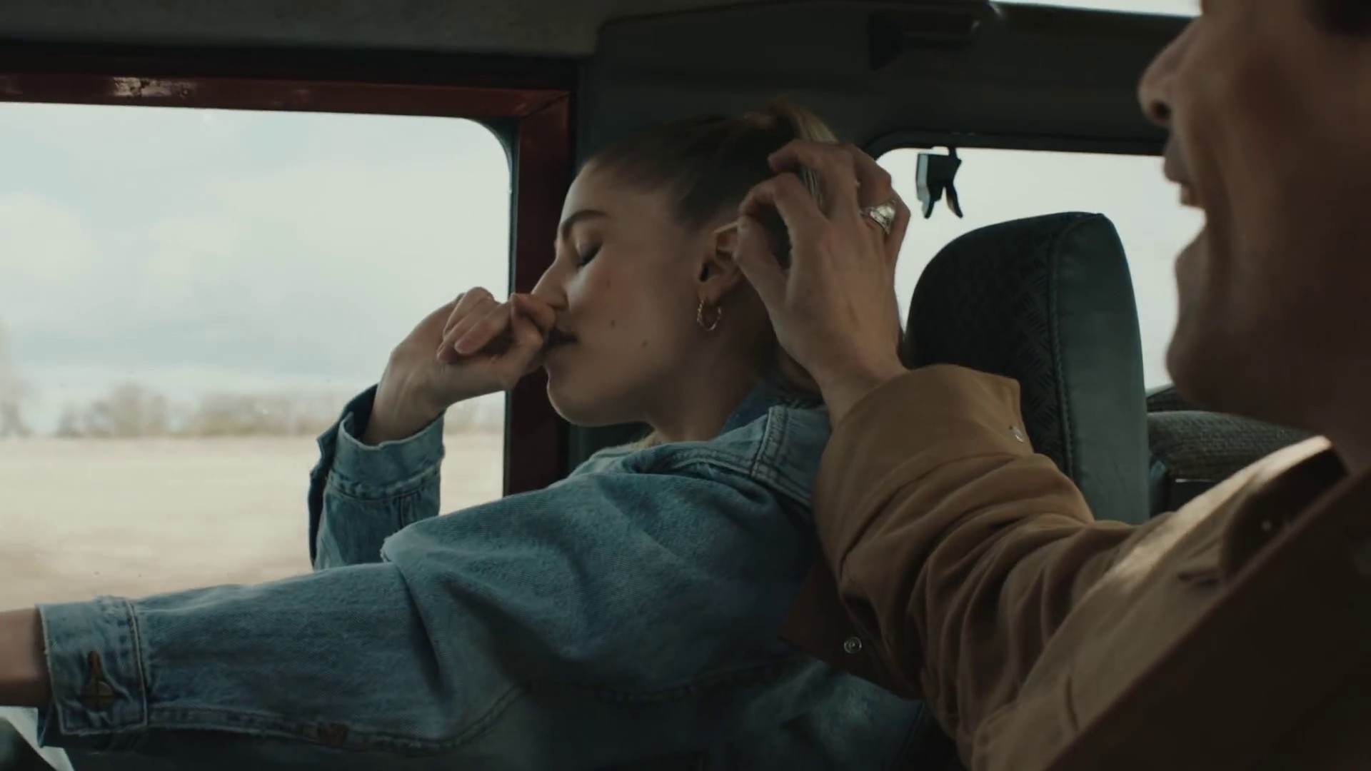 How Does It Feel (2021) —  shot,  lighting