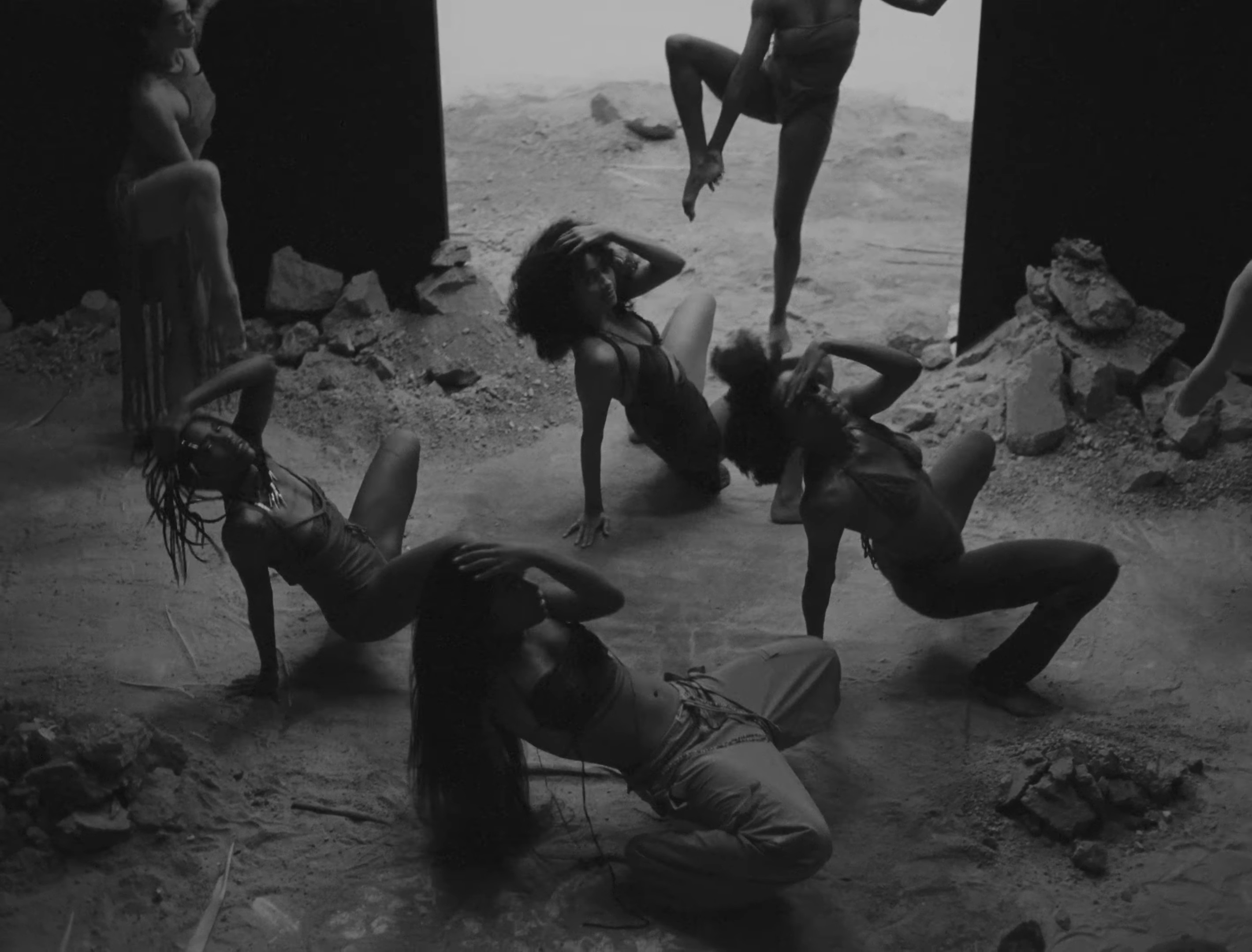 Say im ur luv (2022) —  shot,  lighting