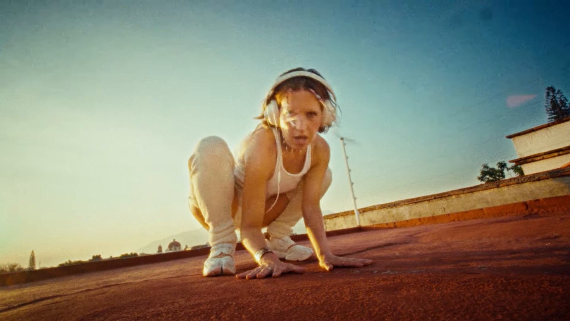 LONELY HEARTS (2024) —  shot,  lighting