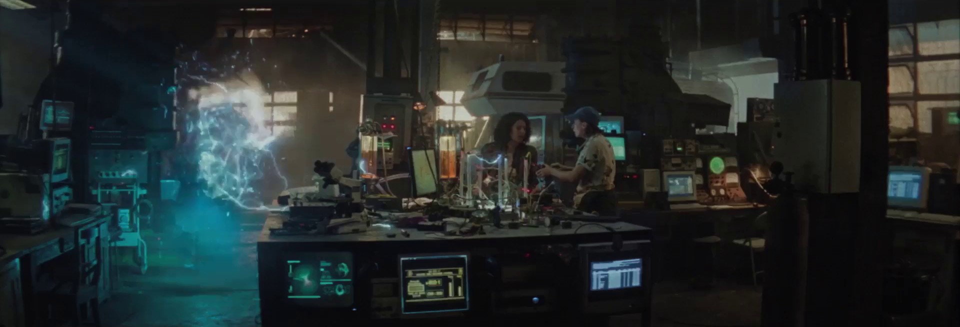 BOURSOBANK "La banque qu'on a envie de se recommander" (DC) - ROMAIN CHASSAING (2024) —  shot,  lighting