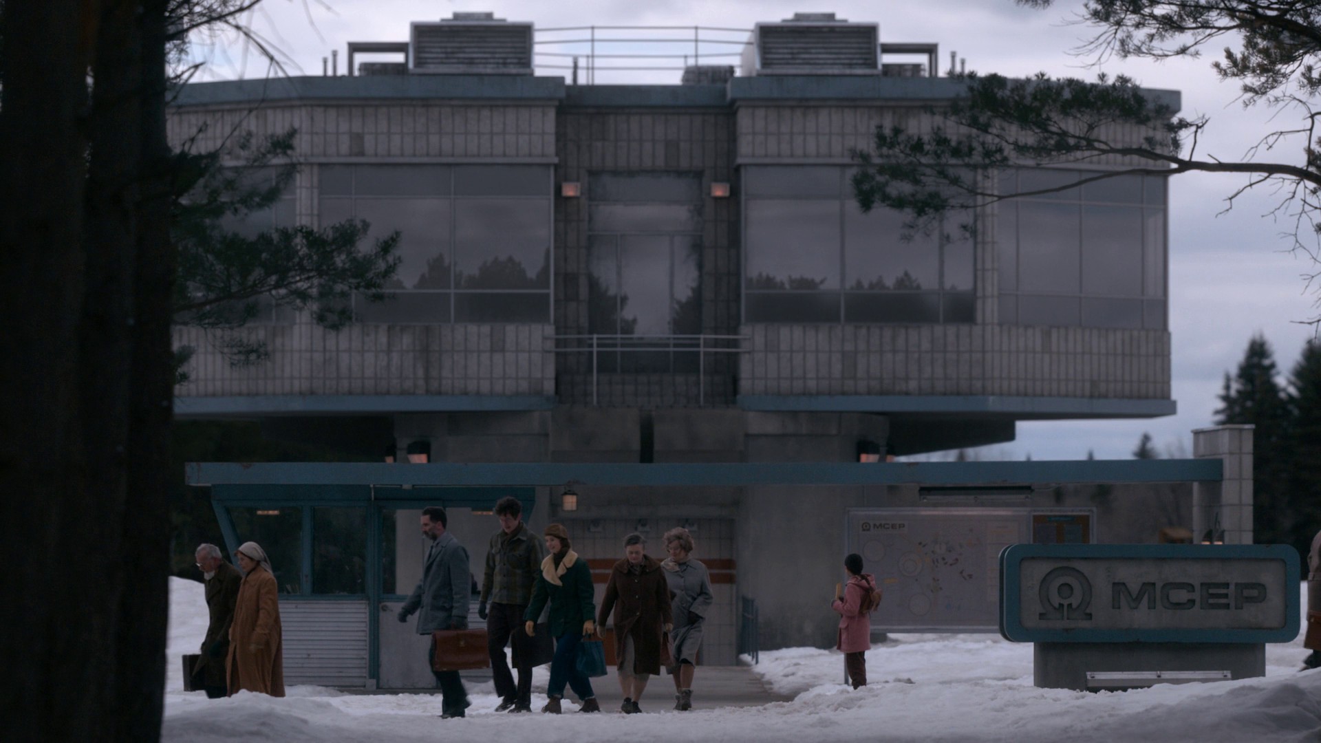 Loop (2020) —  shot,  lighting