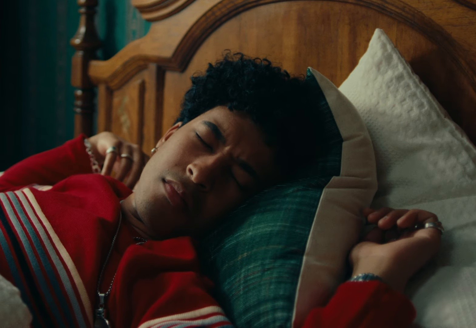 Formalize me (2024) —  shot,  lighting