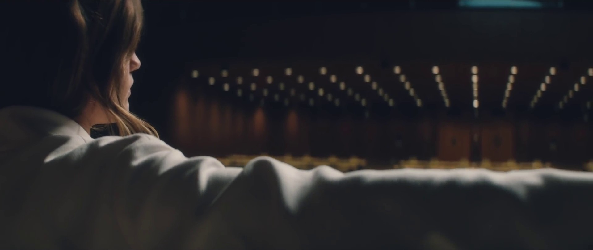 Weak (2015) —  shot,  lighting