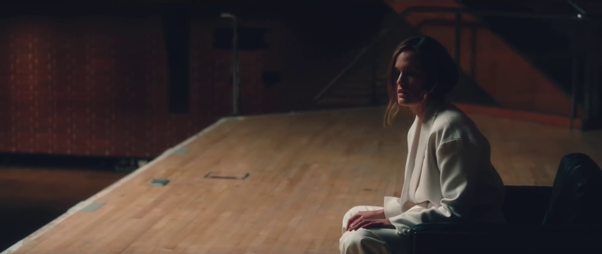 Weak (2015) —  shot,  lighting