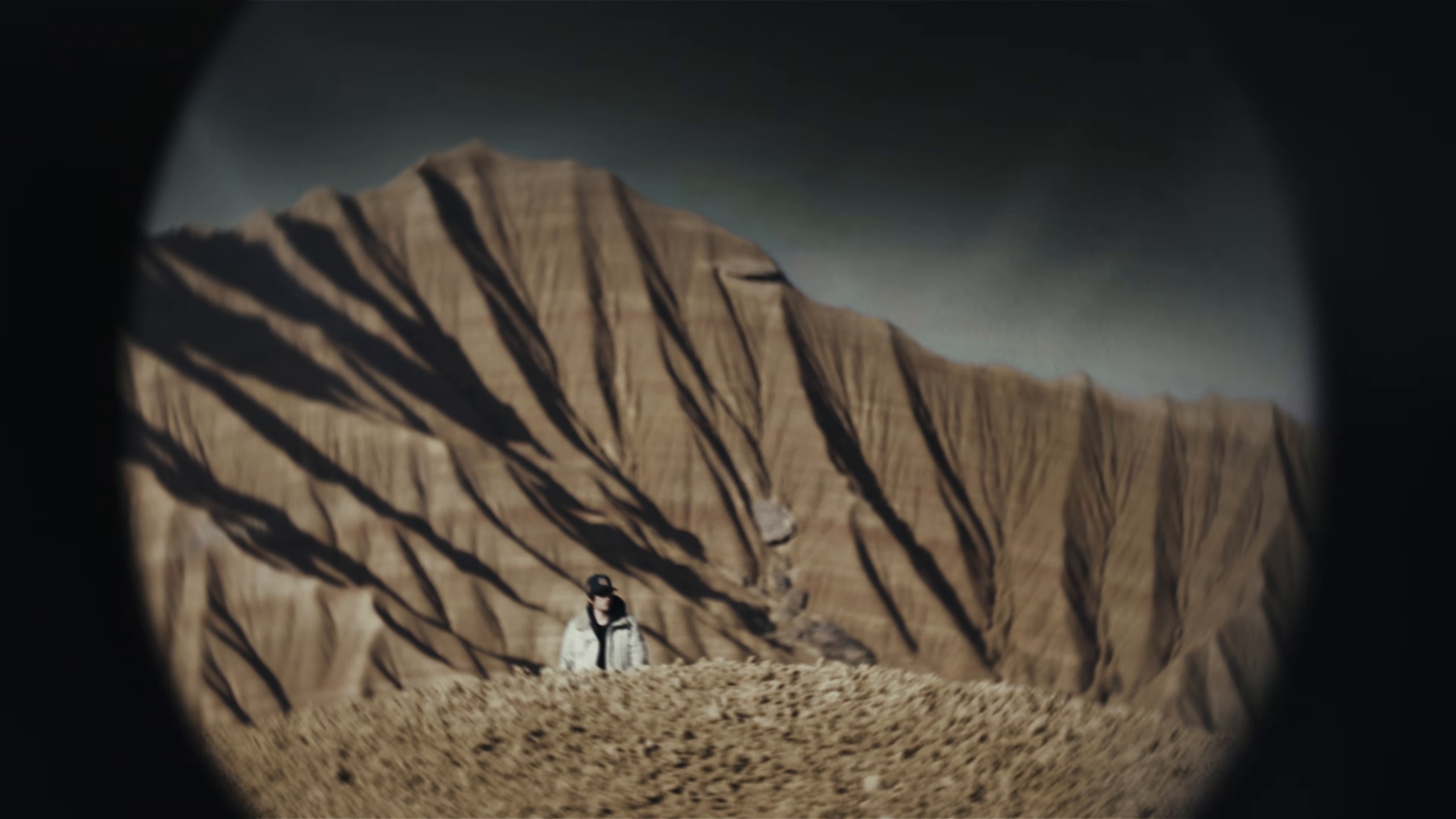 Mathématiques (2026) —  shot,  lighting